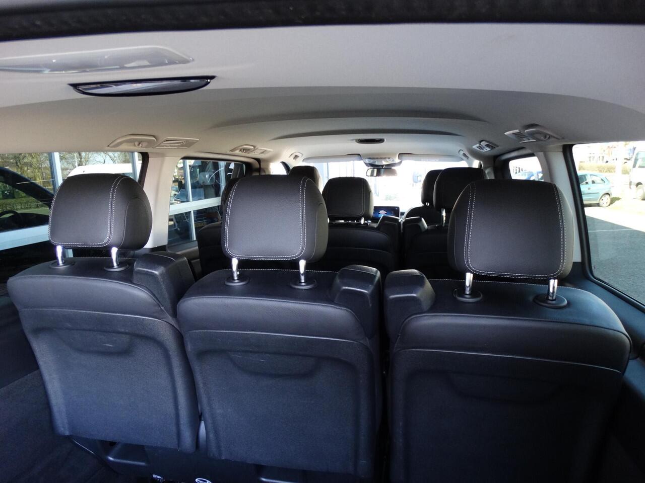 Mercedes-Benz V-KLASSE 300d Extra Lang Avantgarde Edition | prijs excl. BTW / incl. BPM ( ¤ 19.211,- ) | 8-persoons | Elektrische zijschuifdeuren