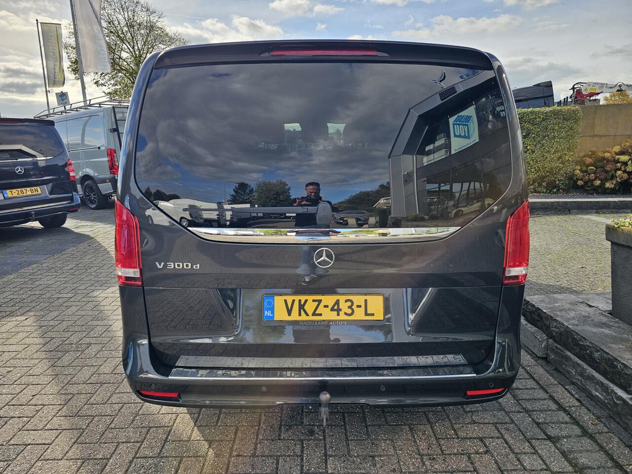 Mercedes-Benz V-KLASSE 300d Extra Lang DC Avantgarde Edition AMG Line | Stoelen Elektrisch | Burmester | LED | 360 Camera |