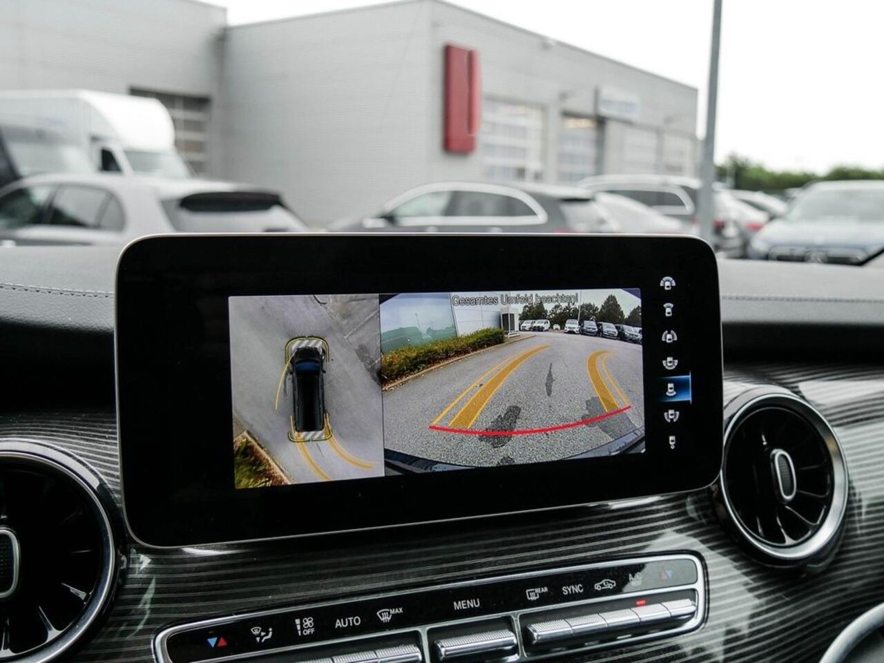 Mercedes-Benz V-KLASSE 250d Lang Avantgarde Grijs Kenteken Panoramadak Leder Trekhaak Burmester 360 Camera 18 Inch