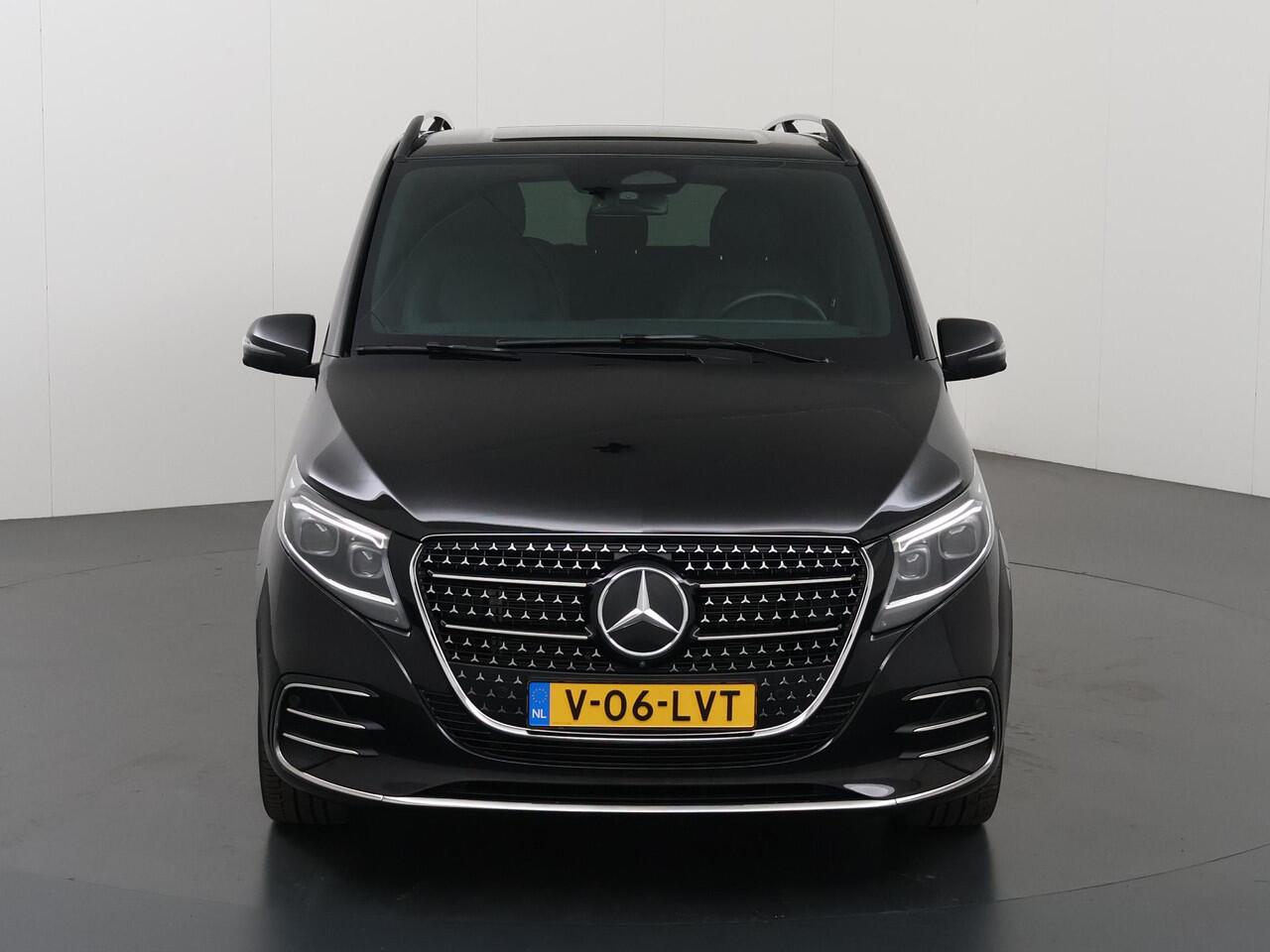 Mercedes-Benz V-KLASSE 300d | L2 Lang | AMG | Dubbele Cabine | BURMESTER | 360 CAMERA | DISTRONIC PLUS | LEDER ZWART "LUGANO" | ALARM | STOELVERWARMING | NAVIGATIE | CARPLAY | ANDROID AUTO | CLIMATE CONTROL | DAB+ | CERTIFIED