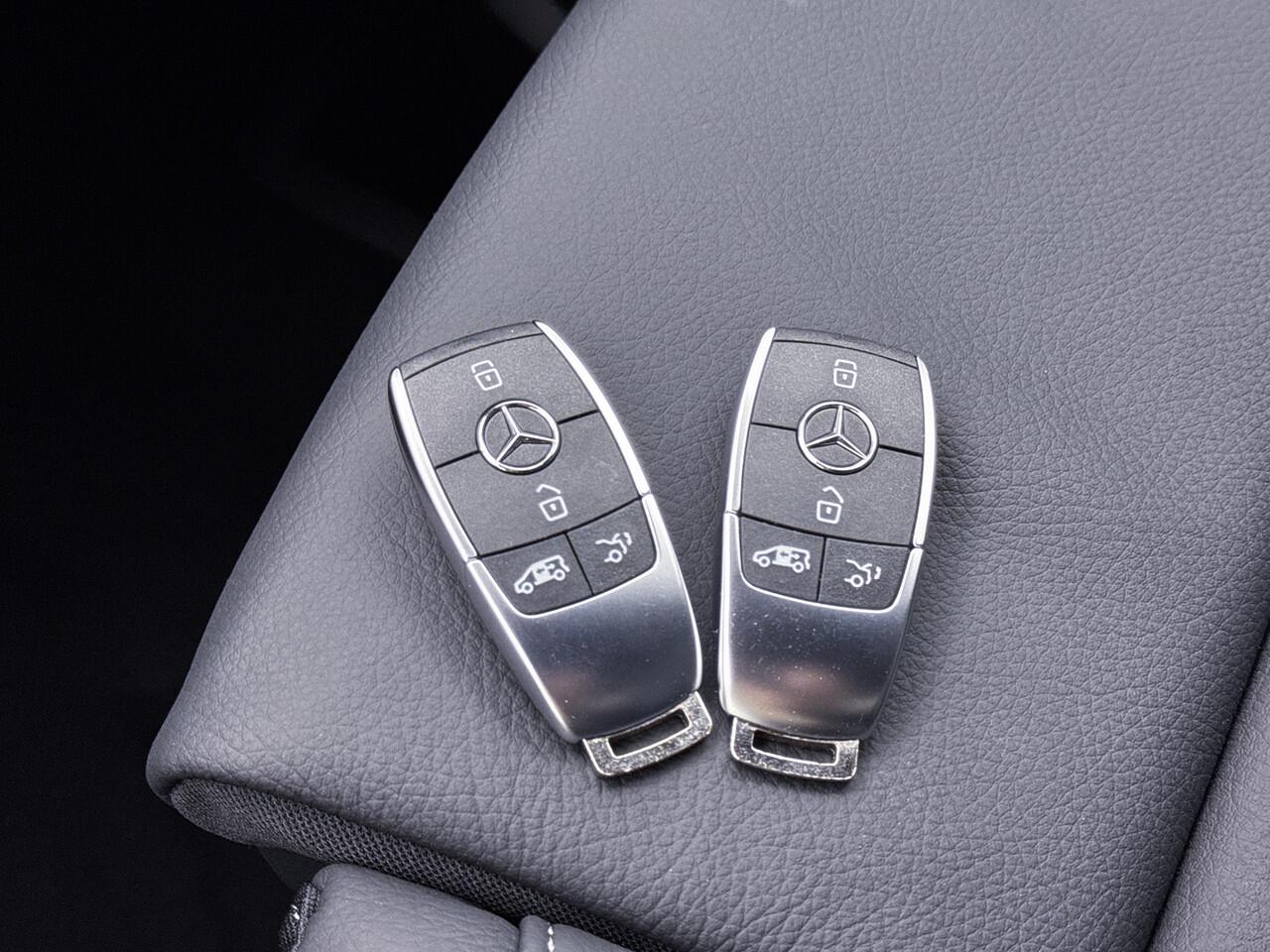 Mercedes-Benz V-KLASSE 300d 4-MATIC AMG Avantgarde Extra Lang Nieuw Model BPM-Vrij Dubbele Cabine Elektrische Schuifdeuren Multibeam LED Adaptieve Cruise Control