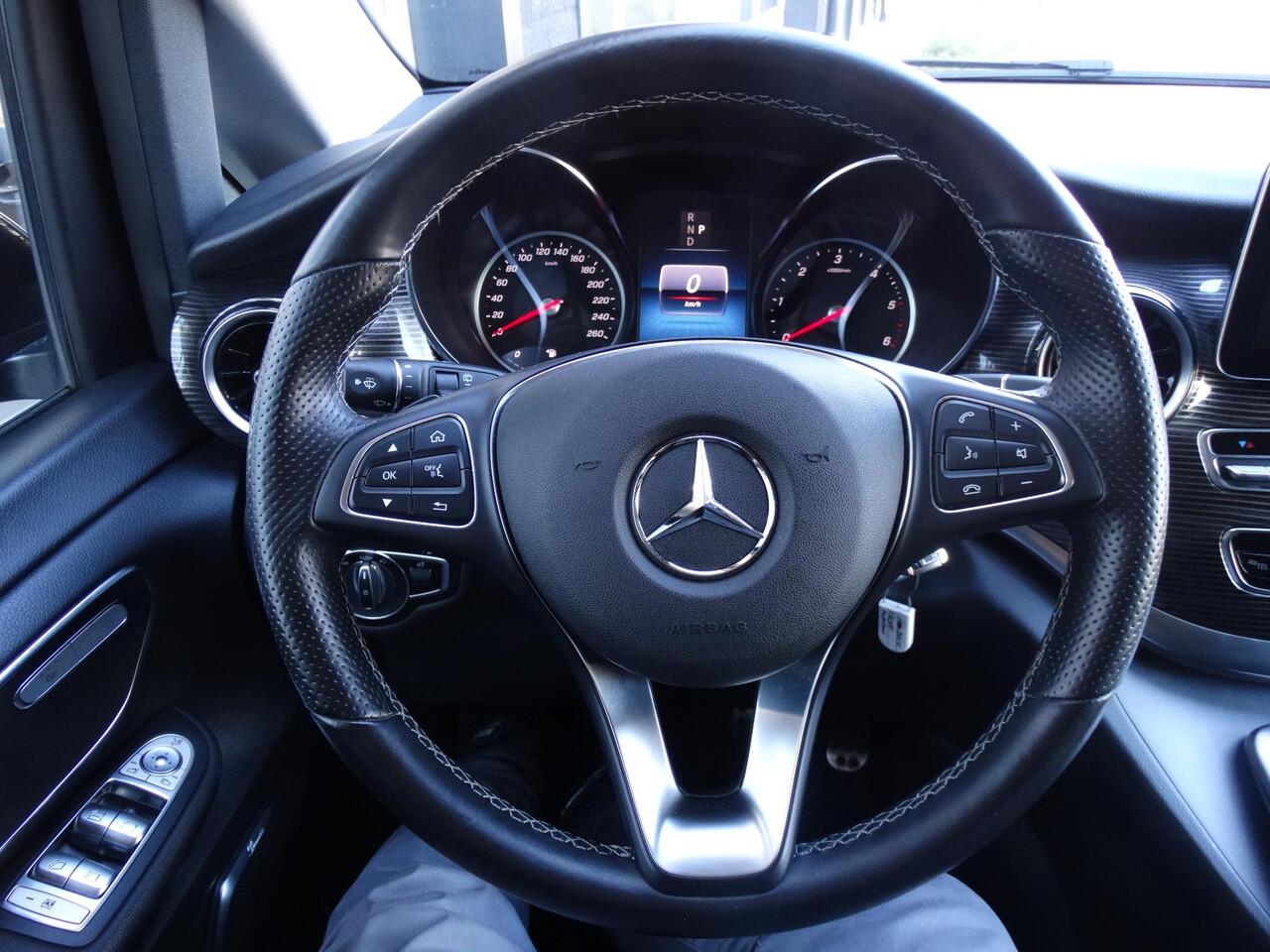 Mercedes-Benz V-KLASSE 300d Extra Lang Avantgarde Edition | prijs excl. BTW / incl. BPM ( ¤ 19.211,- ) | 8-persoons | Elektrische zijschuifdeuren