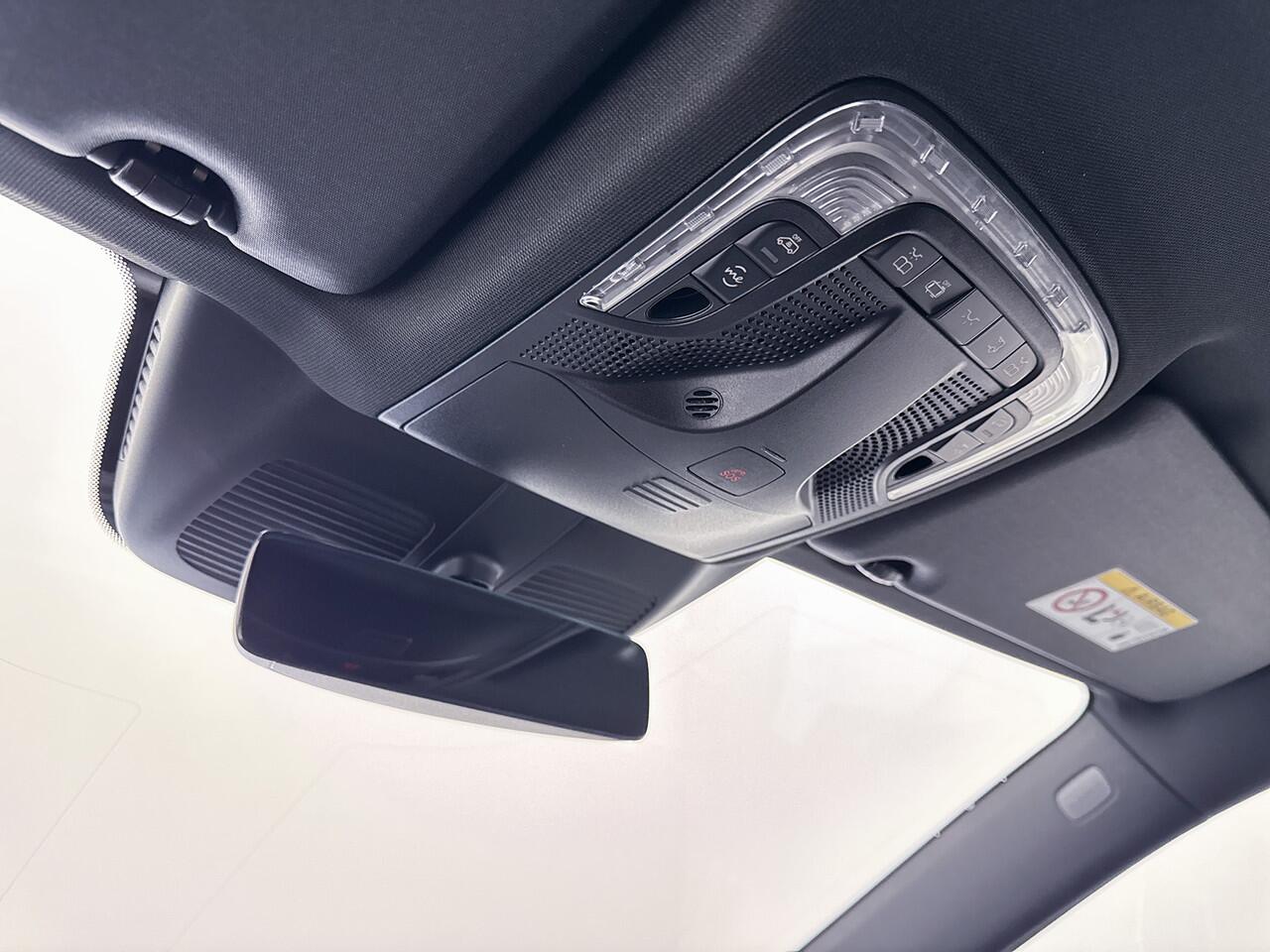 Mercedes-Benz V-KLASSE 300d 4-MATIC Extra Lang AMG Avantgarde BPM-Vrij Dubbele Cabine 360 Graden Camera Elektrische Schuifdeuren Multibeam LED Adaptieve Cruise Control