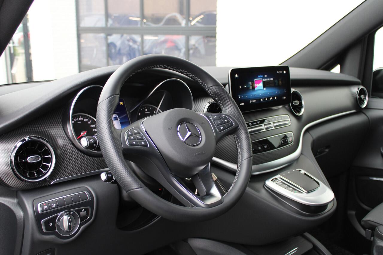 Mercedes-Benz V-KLASSE 300d / DC / AMG / Panorama / 4.000km!! / 2x Elec Schuifdeur / Burmester / 360 Camera / Vol Opties / NIEUWSTAAT