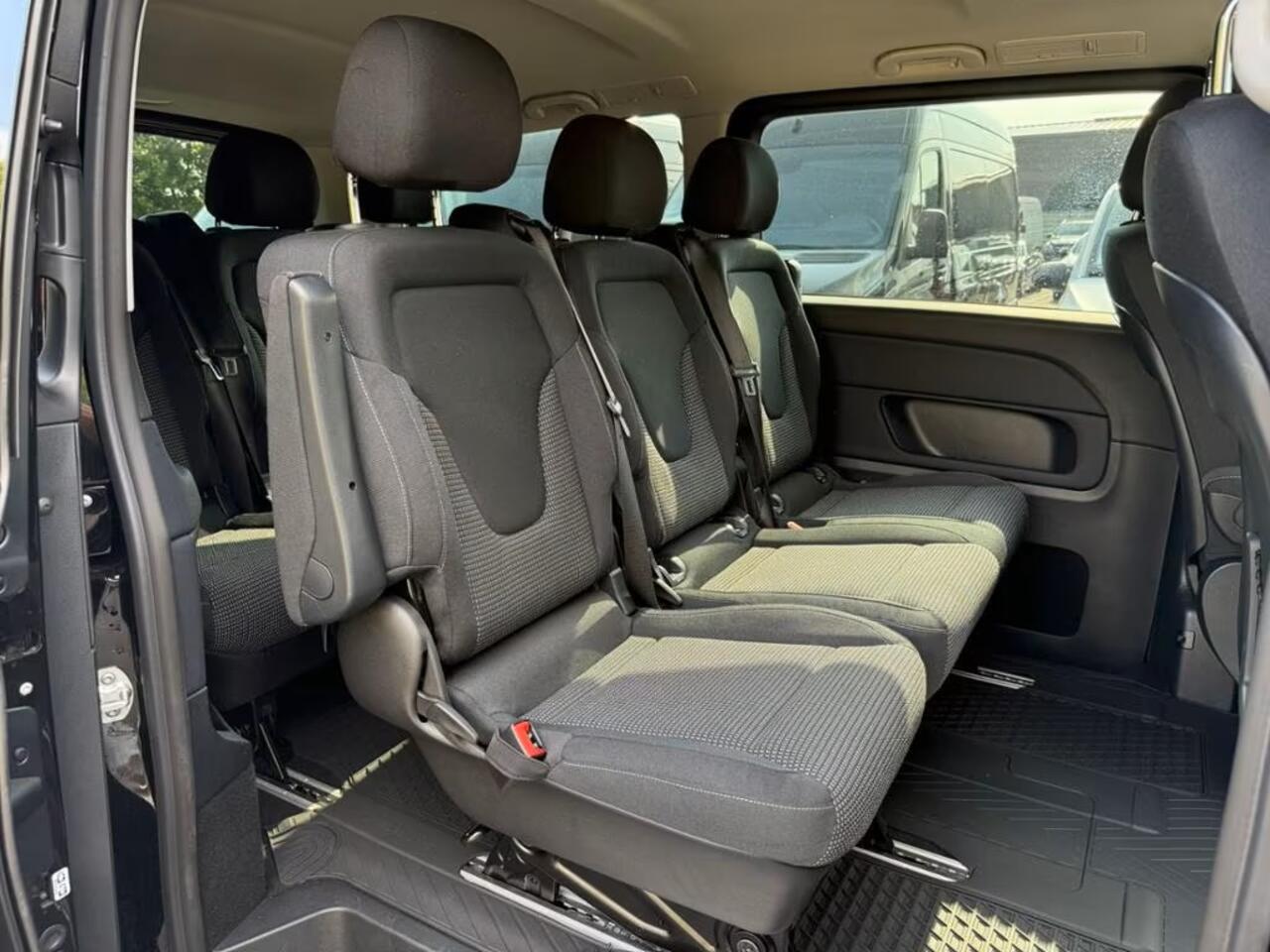 Mercedes-Benz V-KLASSE 250d L2 Style 8 Personen Nieuw Model WIDESCREEN COCKPIT DISTRONIC EL. SCHUIFDEUREN TREKHAAK LED CAMERA