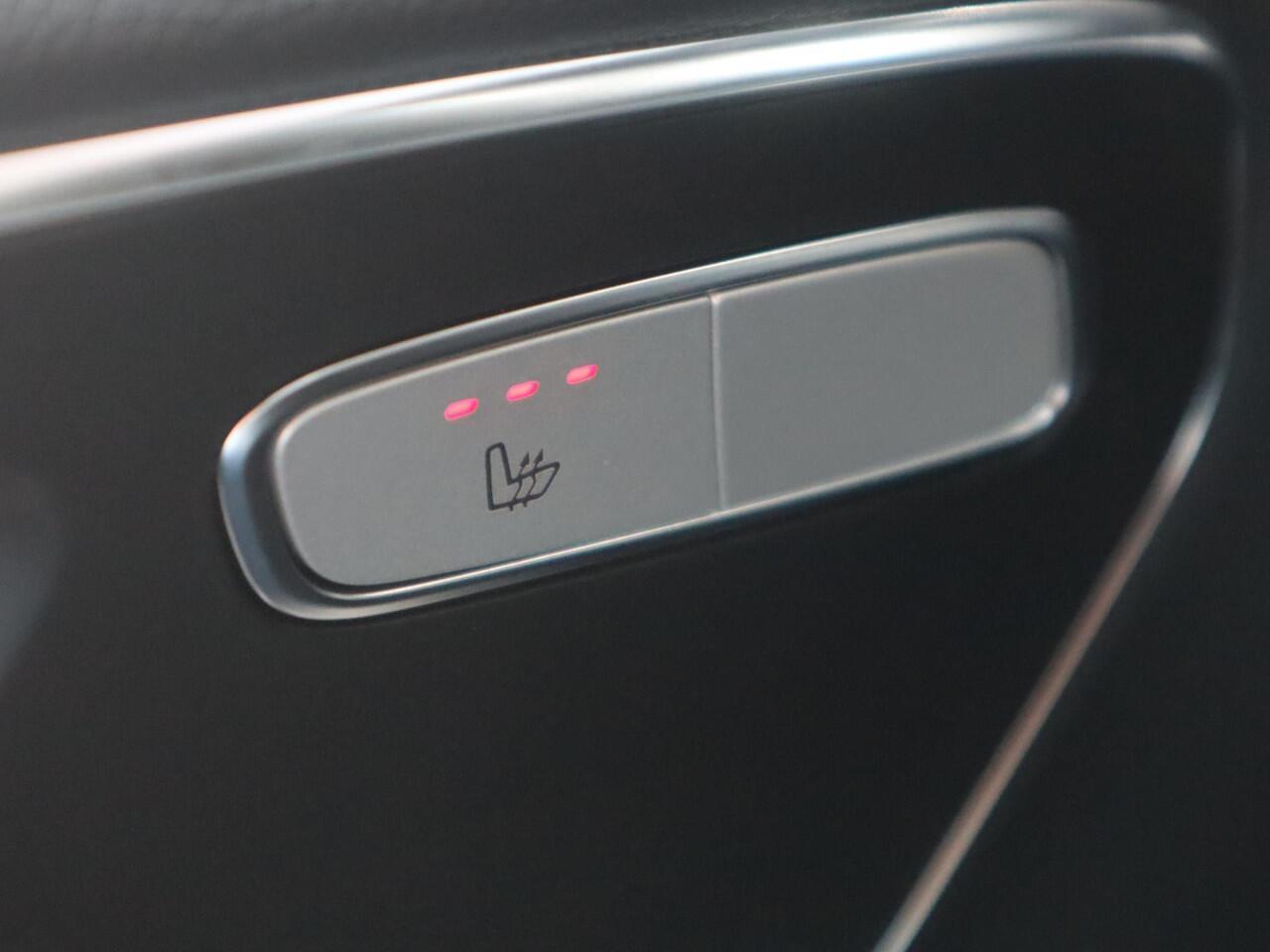 Mercedes-Benz V-KLASSE 300d XL DUBBELE CABINE AVANT. AMG