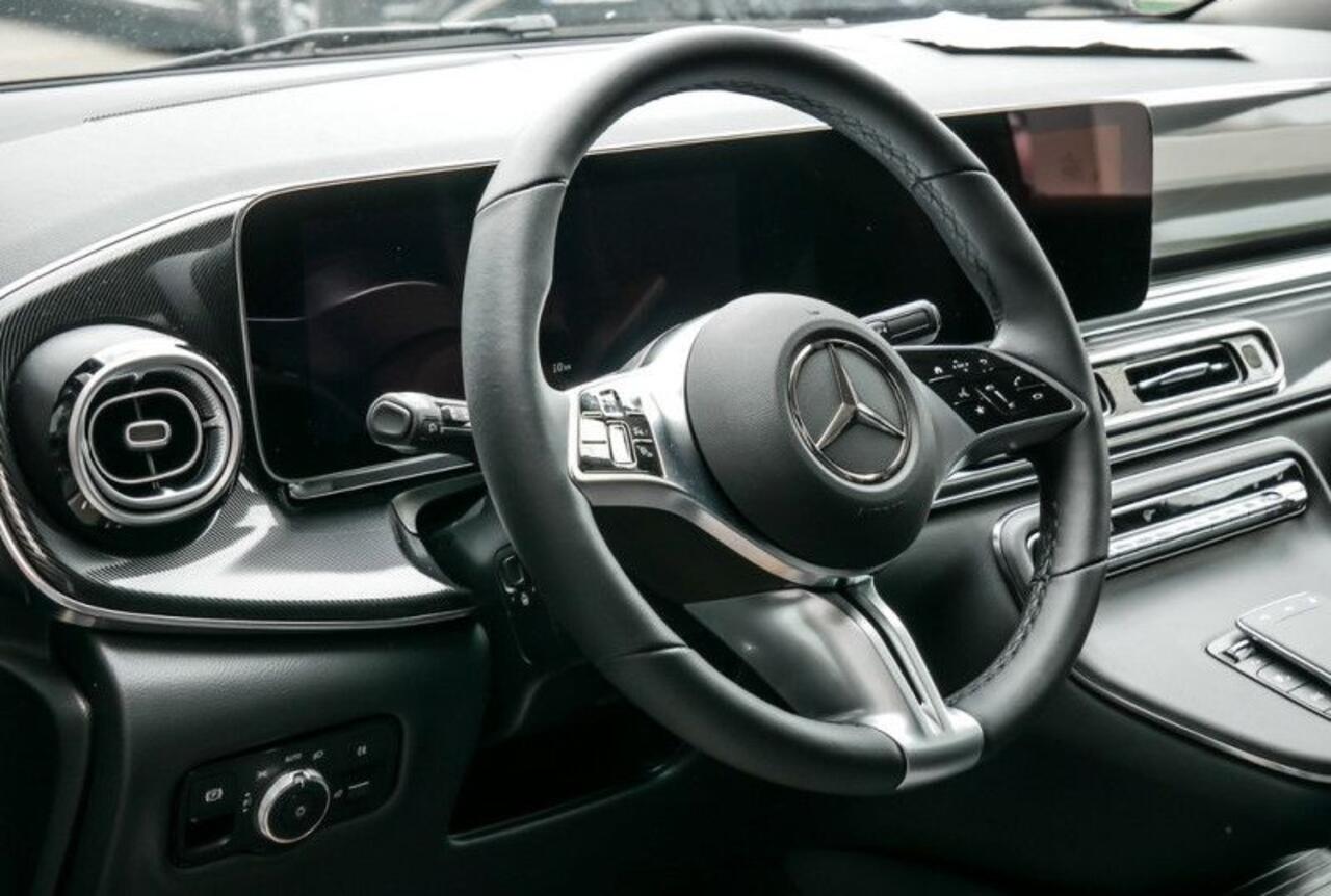 Mercedes-Benz V-KLASSE 220d L2 Nieuw Model Widescreen Cockpit Distronic Trekhaak LED Camera