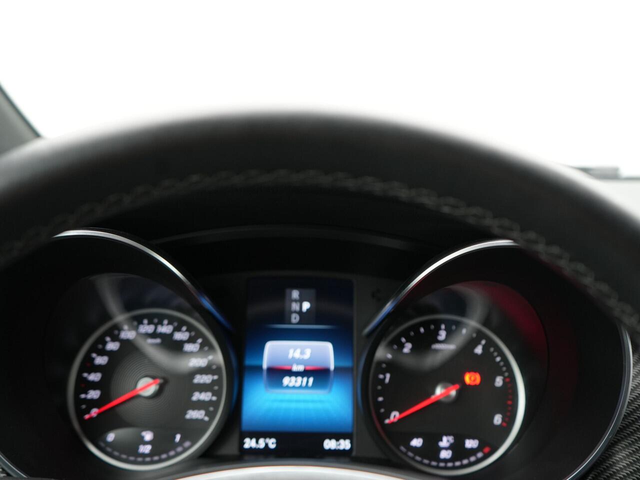 Mercedes-Benz V-KLASSE 300d Extra Lang Avantgarde Edition | | 360 Camera | Navigatie | Appconnect Electr.bedienbare voorstoelen | Parkeersensoren voor en achter | Schuifdeur links en rechts | Privacy glas achter | Voorstoelen verwarmd |