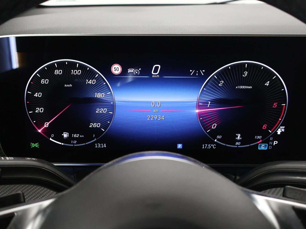 Mercedes-Benz V-KLASSE 300d | XL L3 | AMG | 4-MATIC | Dubbele Cabine | 360 CAMERA | DISTRONIC PLUS | LEDER ZWART "LUGANO" | ALARM | STOELVERWARMING | NAVIGATIE | CARPLAY | ANDROID AUTO | CLIMATE CONTROL | DAB+ | CERTIFIED