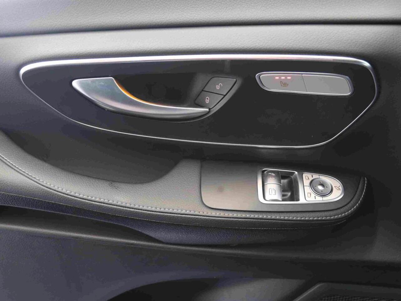 Mercedes-Benz V-KLASSE 300d Extra Lang L3 Avantgarde 8-Zitter 77.950 EX BTW Leder EL. Schuifdeuren Camera Navi