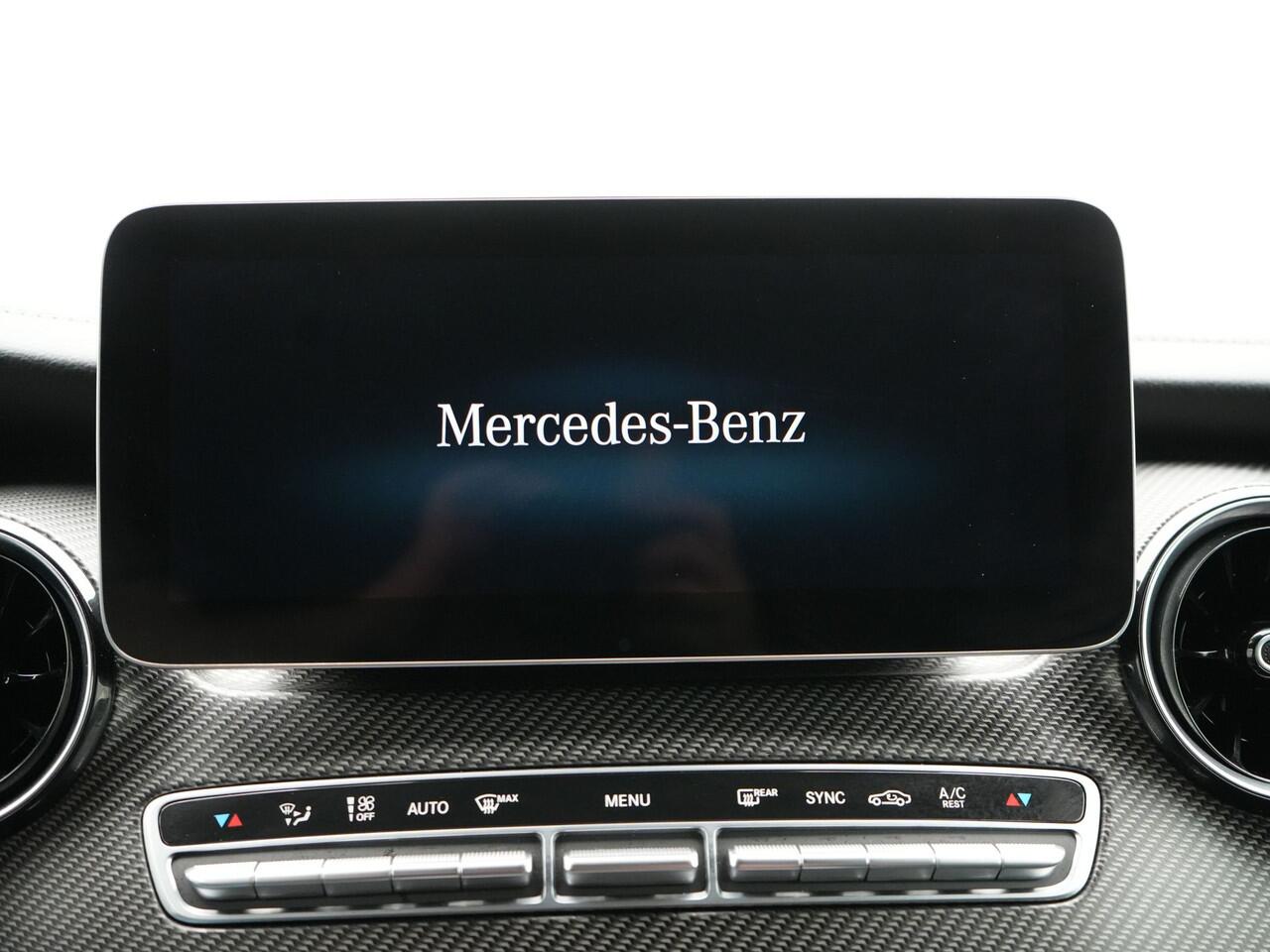 Mercedes-Benz V-KLASSE 300d Extra Lang Avantgarde Edition | | 360 Camera | Navigatie | Appconnect Electr.bedienbare voorstoelen | Parkeersensoren voor en achter | Schuifdeur links en rechts | Privacy glas achter | Voorstoelen verwarmd |