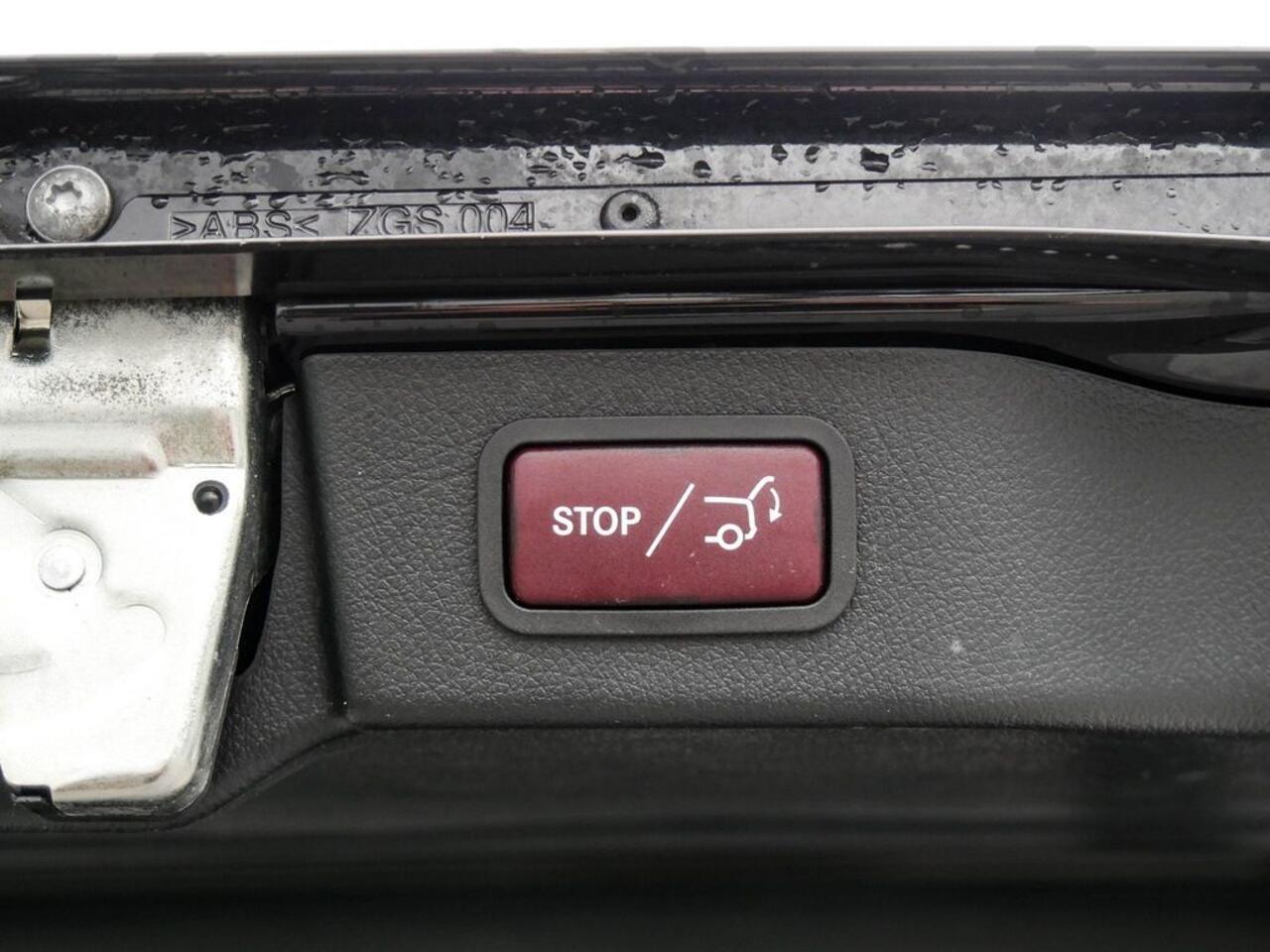 Mercedes-Benz V-KLASSE 250d Lang Avantgarde Grijs Kenteken Panoramadak Leder Trekhaak Burmester 360 Camera 18 Inch