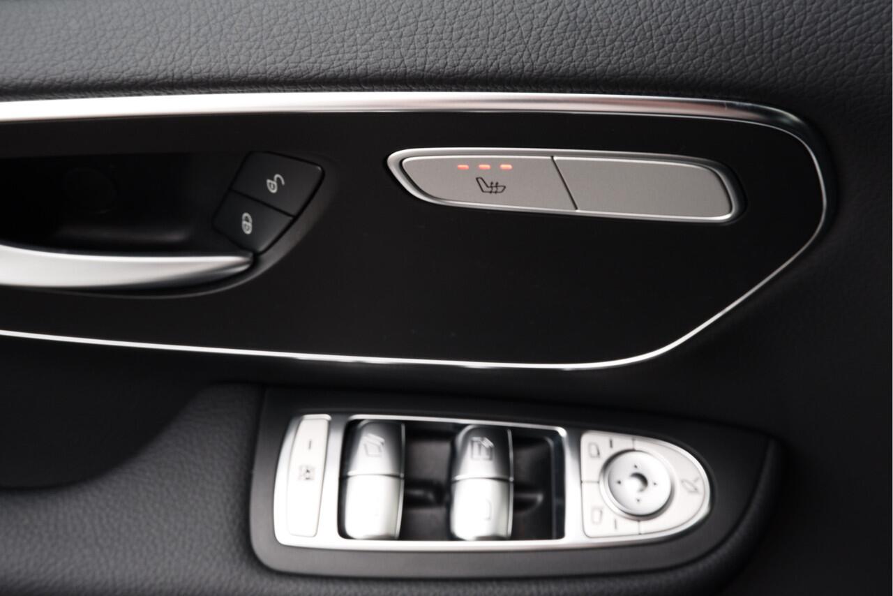 Mercedes-Benz V-KLASSE 220d / BPM VRIJ / Lang / AMG / DC / 2x Schuifdeur / MBUX (apple carplay) / Camera / NIEUWSTAAT