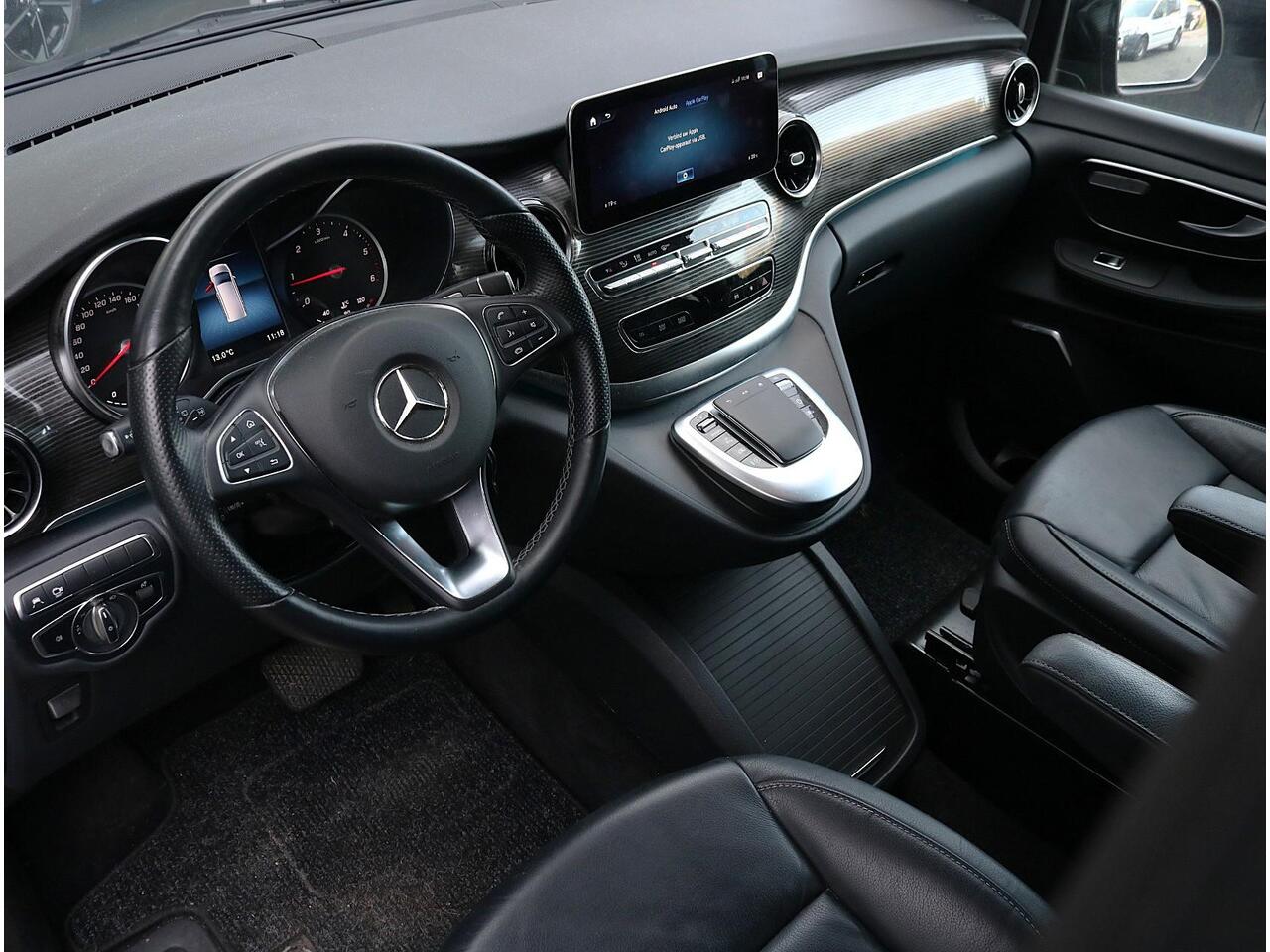 Mercedes-Benz V-KLASSE 300d Extra Lang DC | Distronic | Leer | Burmester