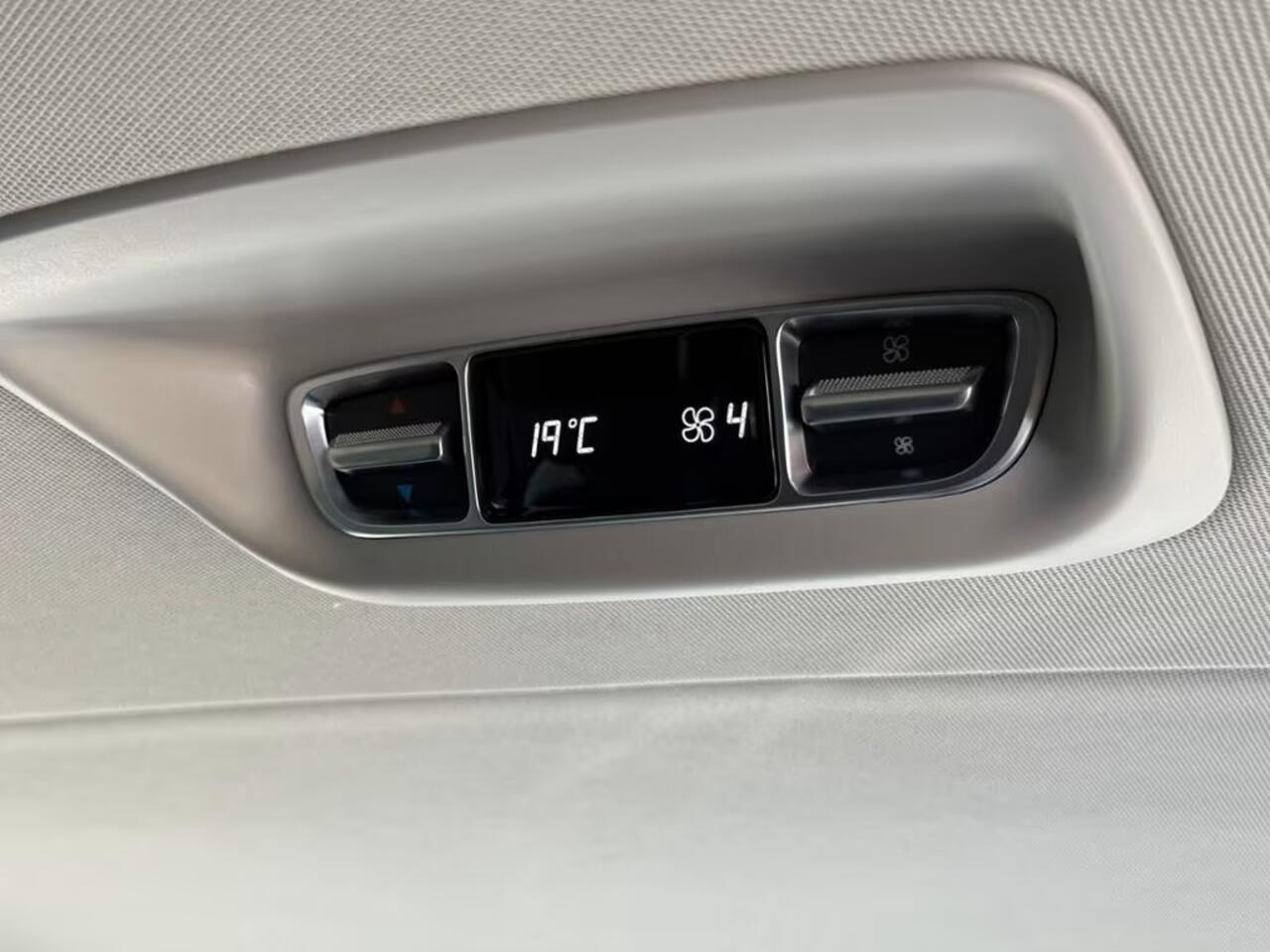 Mercedes-Benz V-KLASSE 250d L2 Style Nieuw Model Grijs Kenteken WIDESCREEN COCKPIT DISTRONIC EL. SCHUIFDEUREN TREKHAAK LED CAMERA