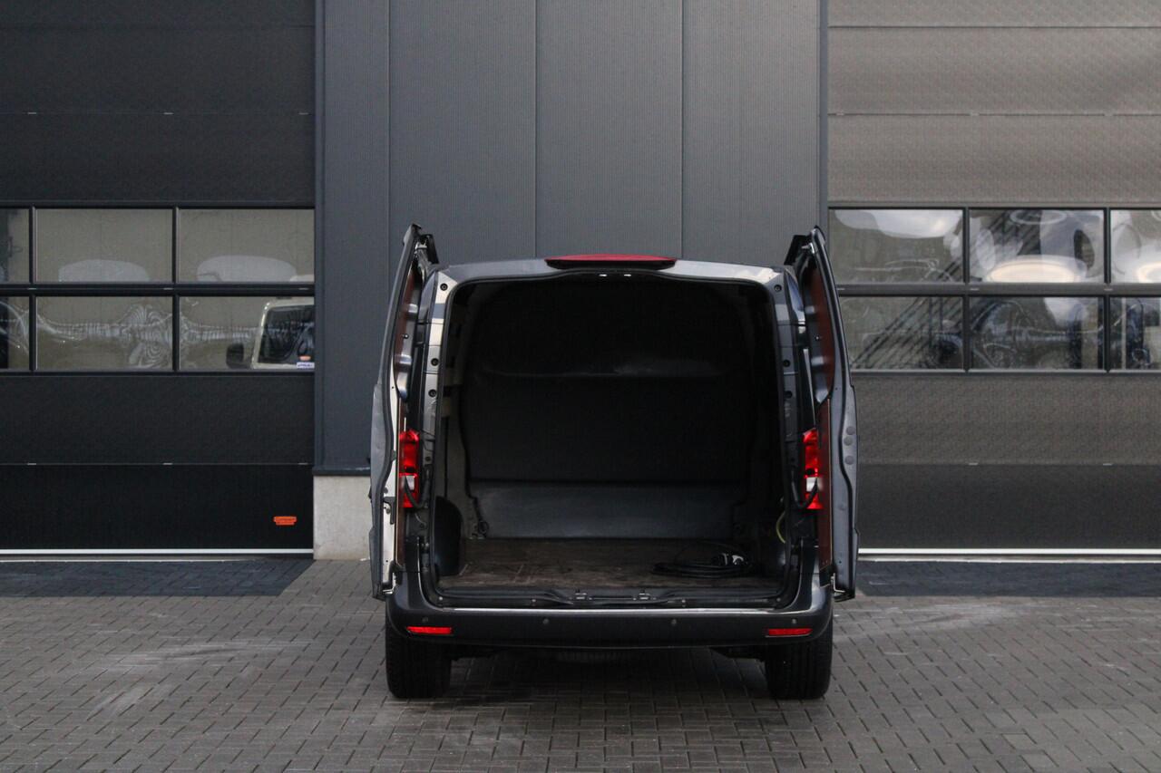 Mercedes-Benz VITO eVito Extra Lang 66 kWh 116pk - Leder - Camera - LED - Carplay/Android - PDC - Stoelverwarming - Snelladen - Rijklaar