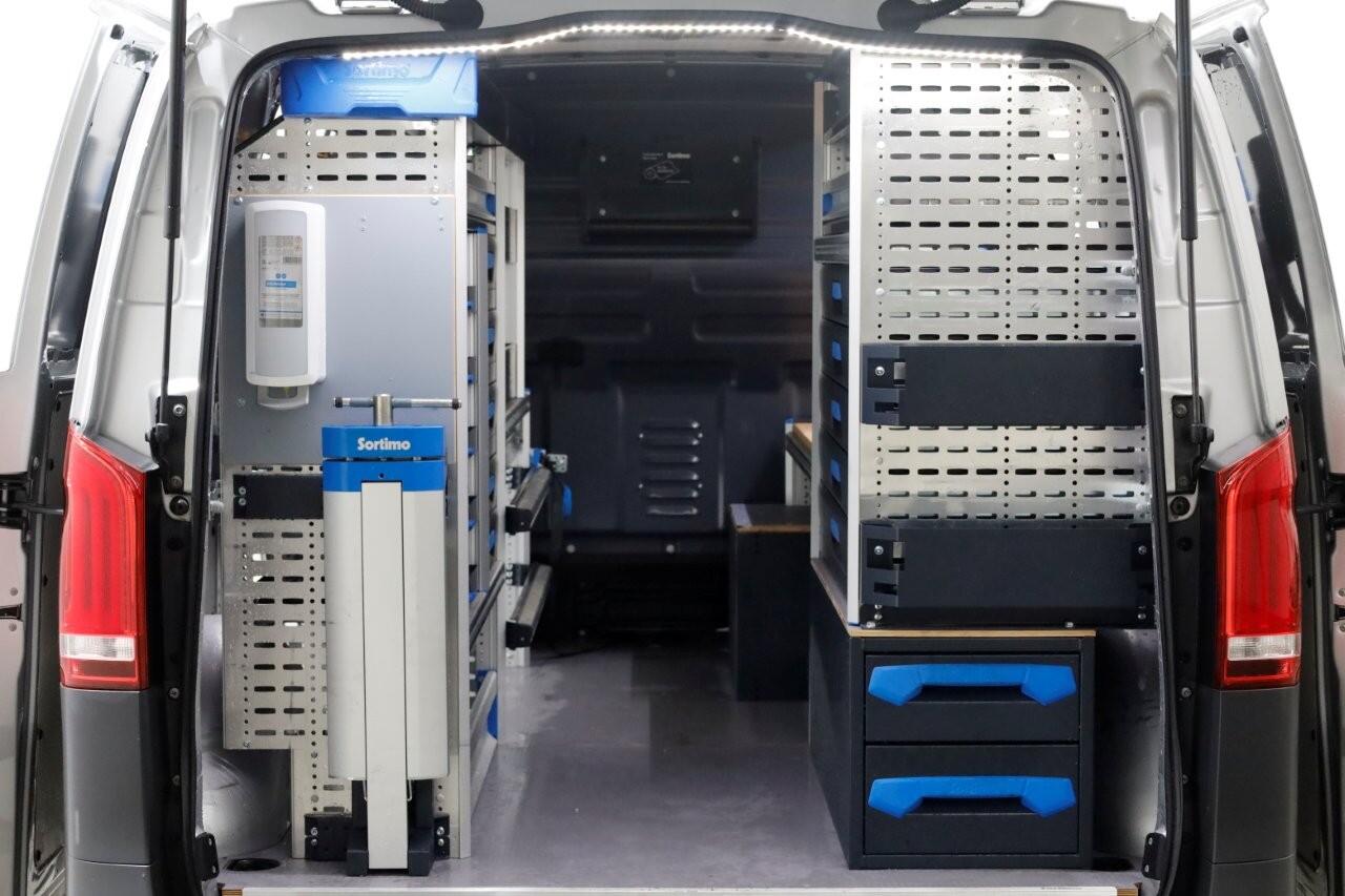 Mercedes-Benz VITO 114 CDI 136pk Compact 9G Automaat 2x Schuifdeur/LED/Camera/Navi/Inrichting 07-2022