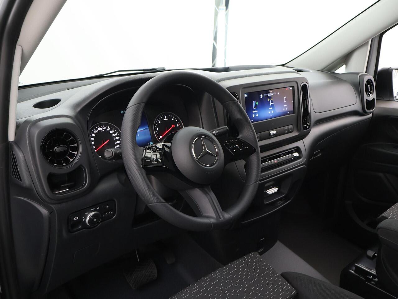 Mercedes-Benz VITO Bestelwagen 114 CDI L3 PRO | Apple Carplay | Trekgewicht 2.500 kg | Stoelverwarming | Achteruitrijcamera | Airco | LED Koplampen | Cruise Control | Dodehoekassistent |