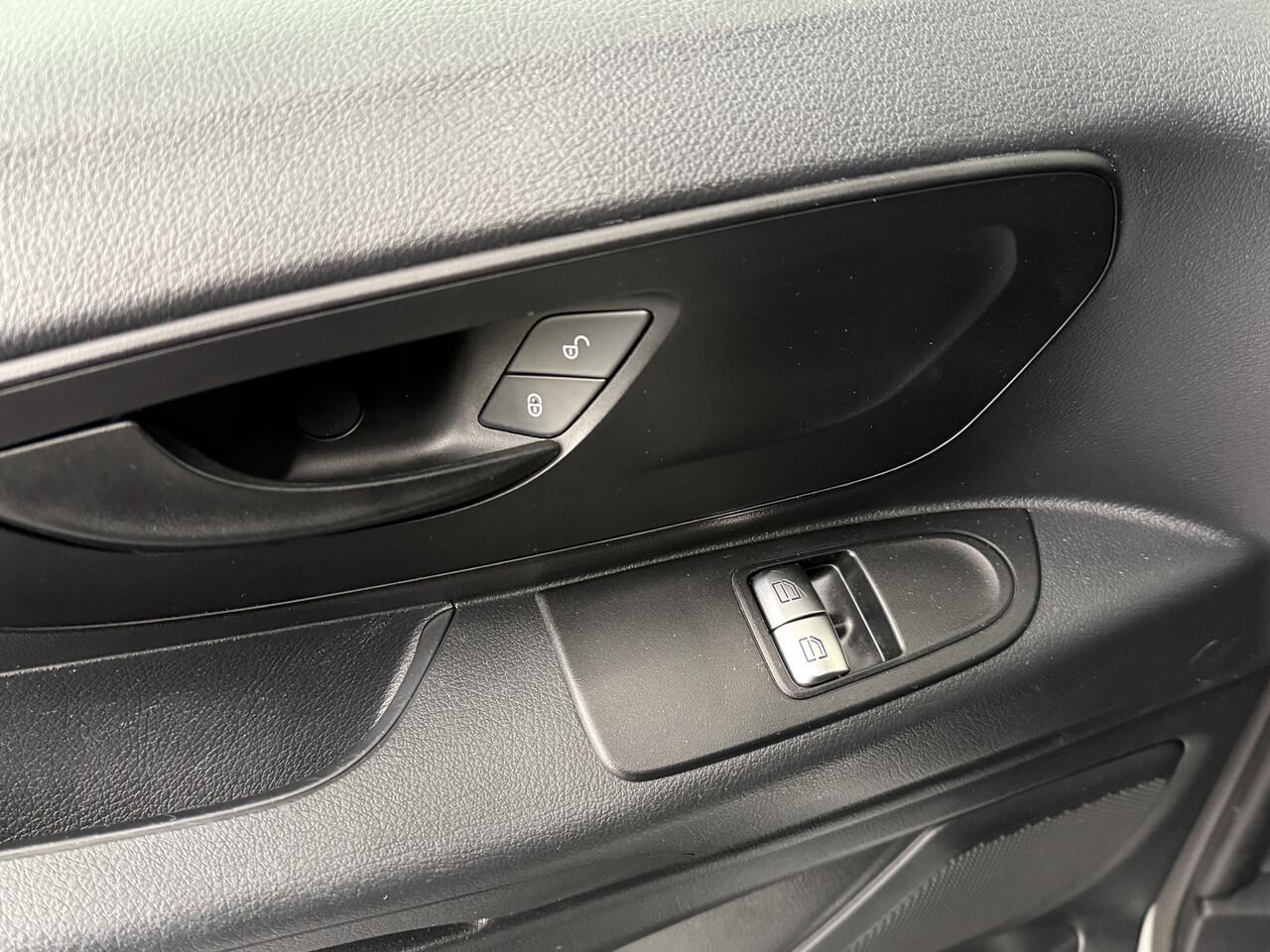 Mercedes-Benz VITO Lang Dubbele Cabine Comfort | Airco | Cruise | Trekhaak | Privacy Glass