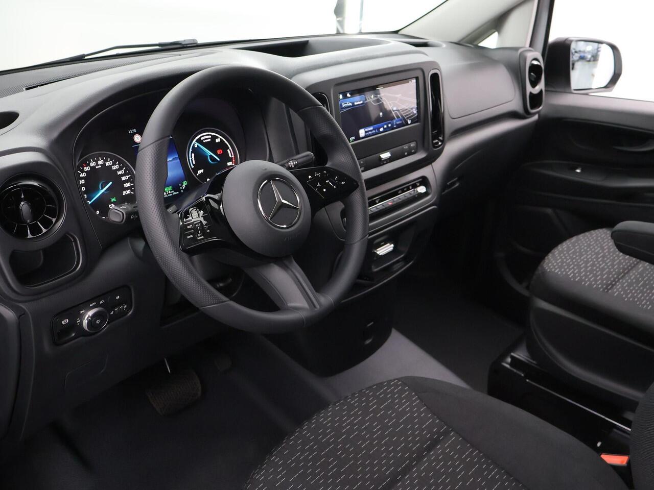 Mercedes-Benz VITO eVito Bestelwagen 112 L2 66 kWh | Navigatie | Achteruitrijcamera | 80 kWh Snelladen | Achterdeuren | Schuifdeur links |