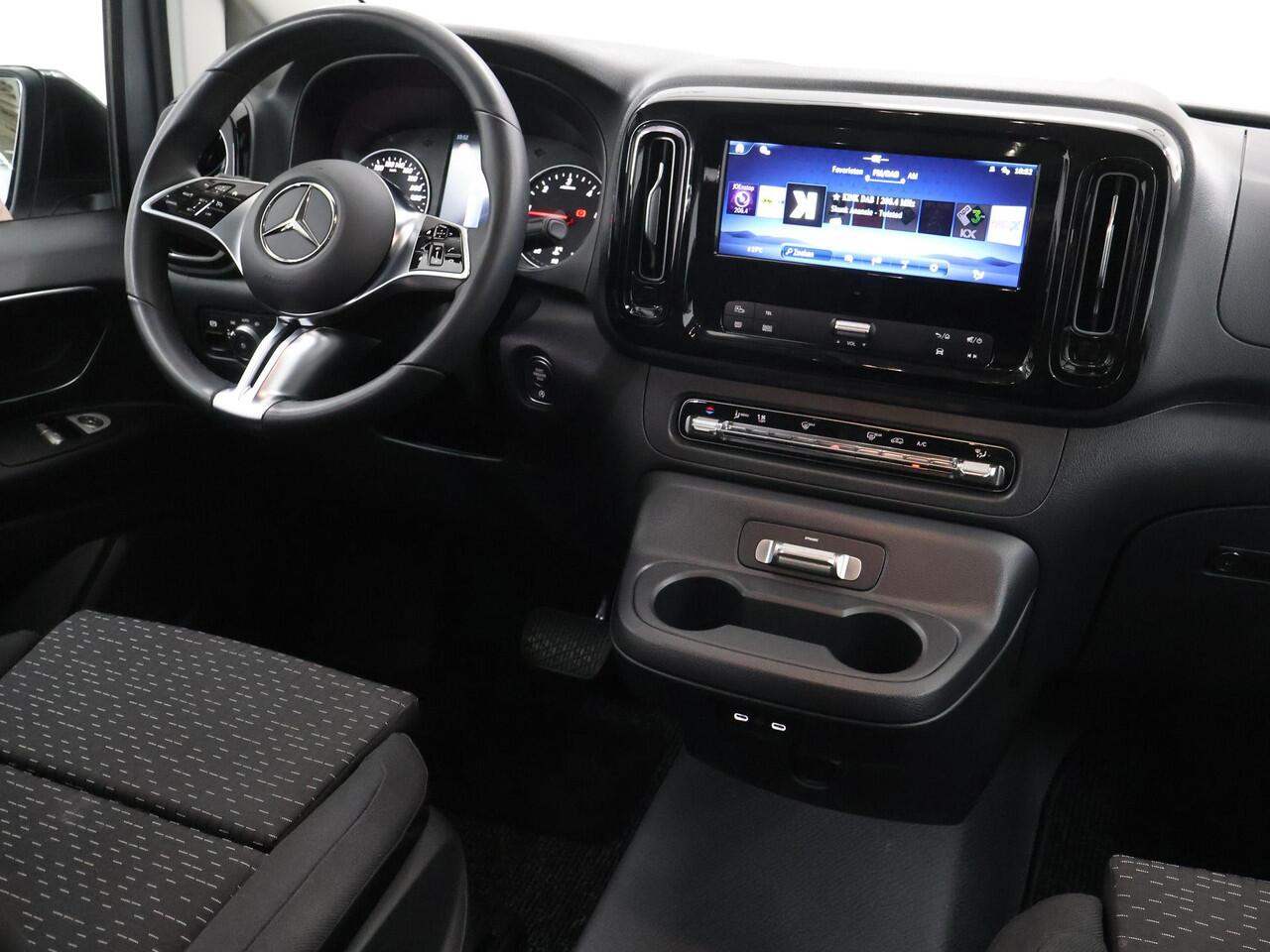 Mercedes-Benz VITO 114 CDI Aut. | Lang L2 | Select | Dubbele Cabine | Schuifdeur L+R | LED | LM Velgen | 5-zits | Dakspoiler | Achteruitrijcamera | Trekhaak 2500KG. | Comfort-stoelen | Alarm | Certified