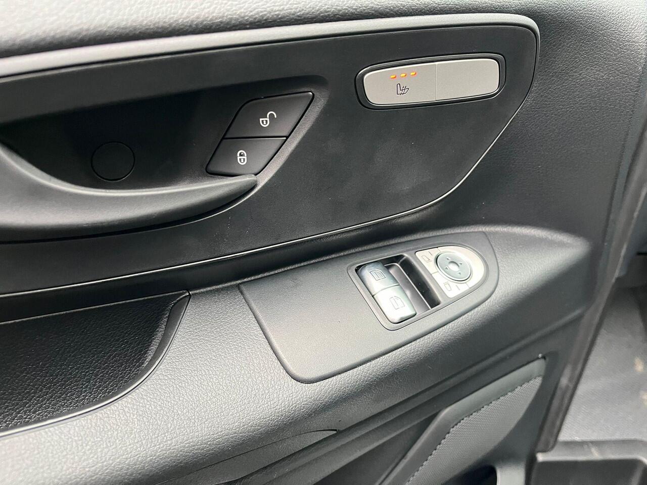 Mercedes-Benz VITO eVito 112 L2 60 kWh Mercedes-Benz eVito eVito 112 L2 66 kWh