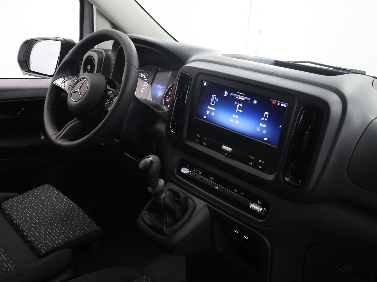 Mercedes-Benz VITO Bestelwagen 110 CDI L2 Pro | Achteruitrijcamera | 3 zits | Apple Carplay | Dodehoekassistent | Climate Control | Climate Control |