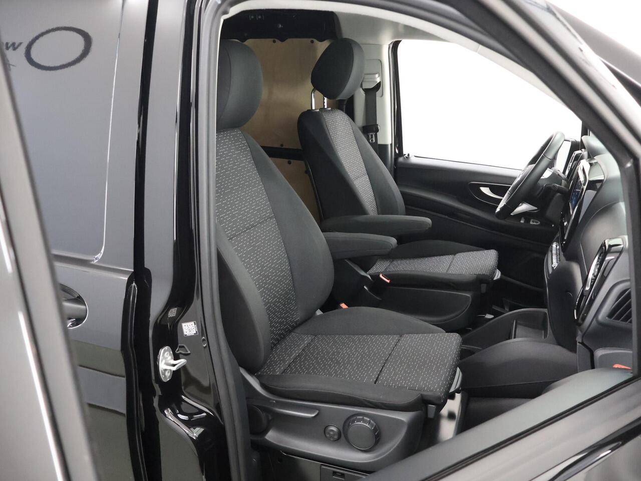 Mercedes-Benz VITO 119 CDI XL L3 Pro | Dubbele Schuifdeur | EDITION | MBUX | 270° Deuren | 2500 KG Trekhaak | SPOILERPAKKET | TREEPLANKEN | LM-VELGEN | PARKEERCAMERA | CLIMATE CONTROL | CERTIFIED