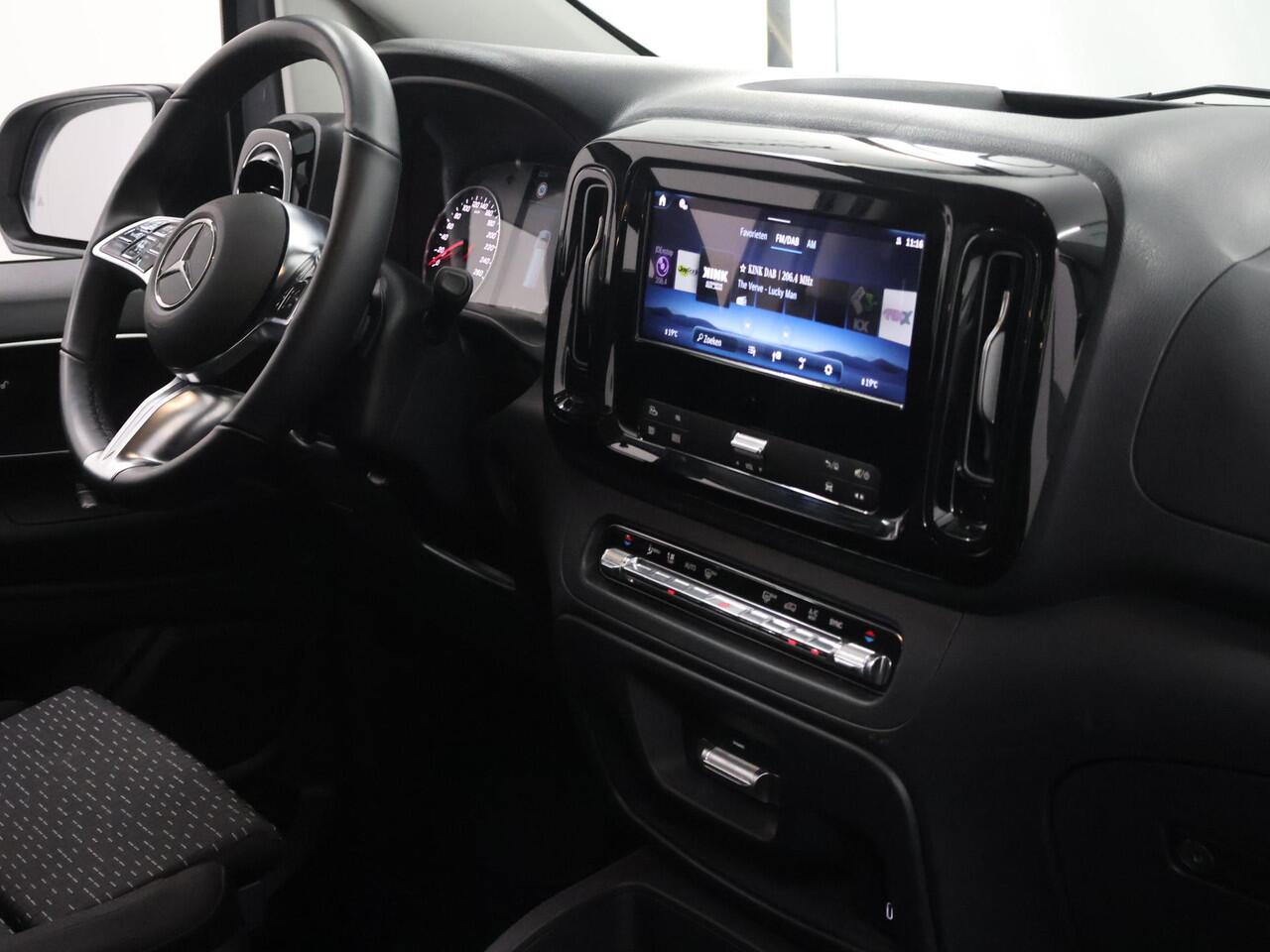 Mercedes-Benz VITO 119 XL L3 PRO | AUT. | EDITION | DUBBELE CABINE | MULTI-BEAM LED | ACHTERUITRIJCAMERA | 2500 KG AHW TREKHAAK | ACHTERDEUREN | 2X ZIJSCHUIFDEUR | CRUISE CONTROL | STOEL - STOEL | METALLIC