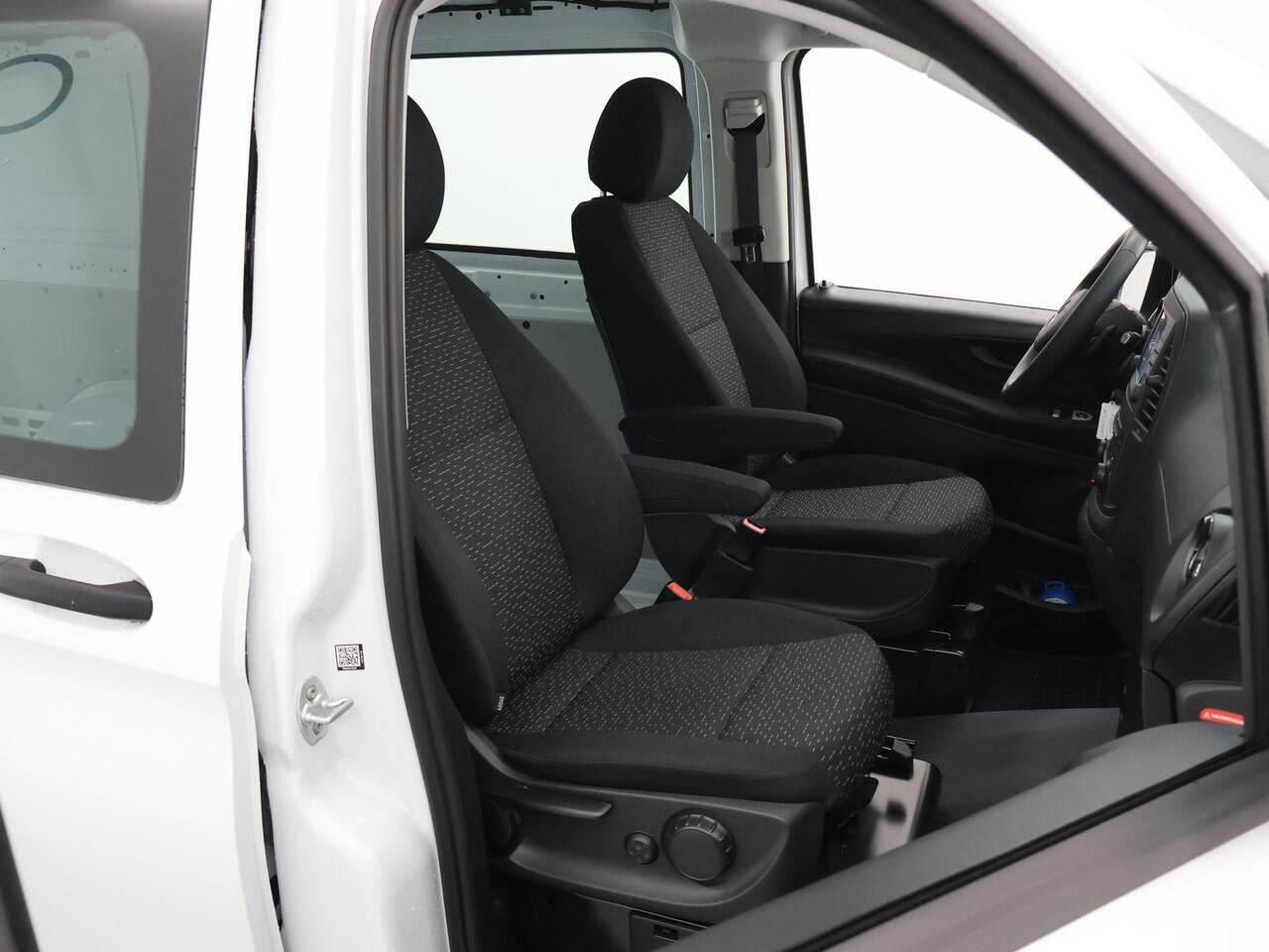 Mercedes-Benz VITO 116 CDI Extra Lang | Dubbel Cabine ¤57.995,- | Sidebars | LED | Trekhaak |