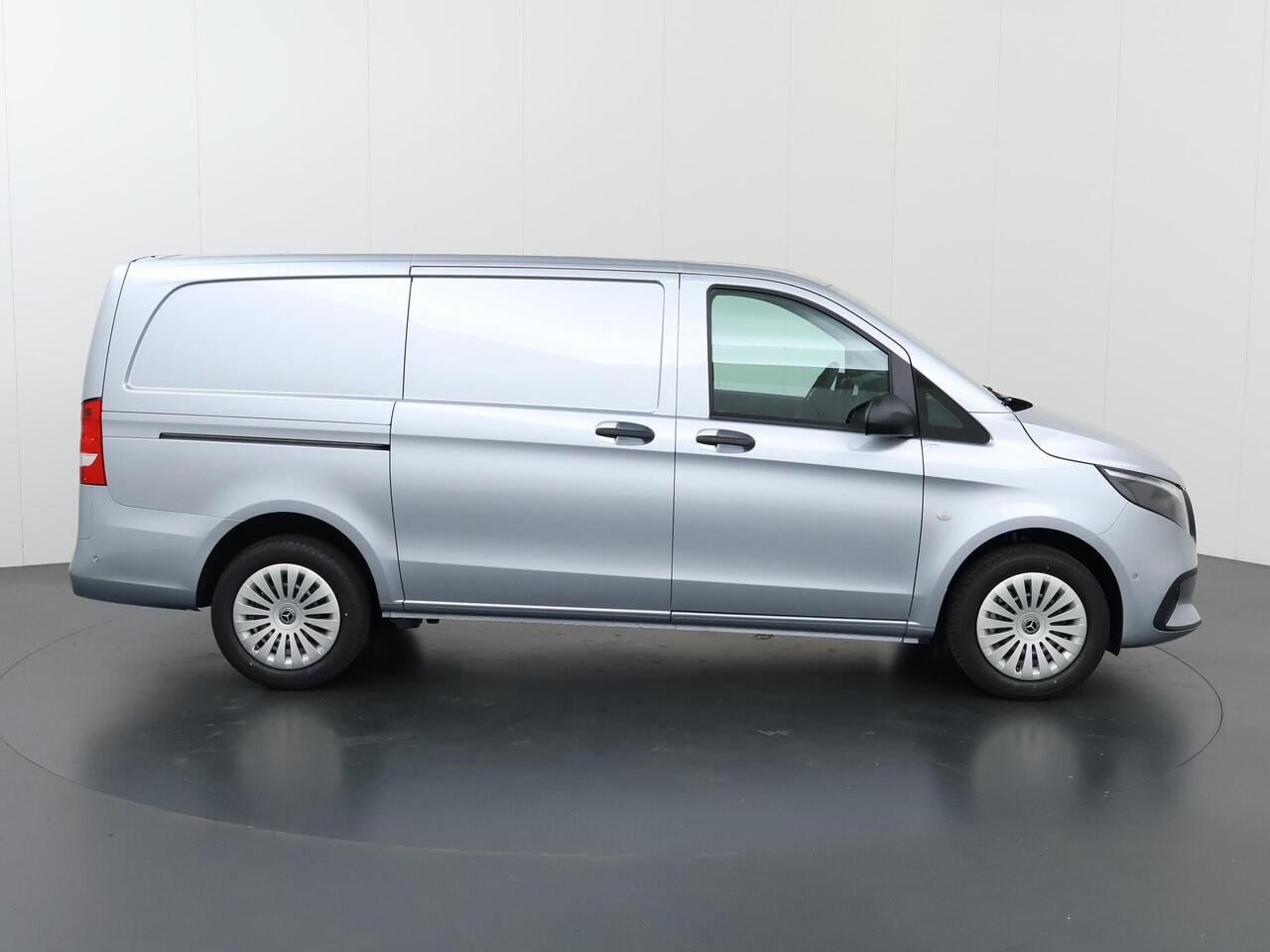 Mercedes-Benz VITO Beslwagen 114 CDI L2 Pro | Achteruitrijcamera | Climate Control | 2-zits | Luxe Stoelen | Cruise Control | Airco |