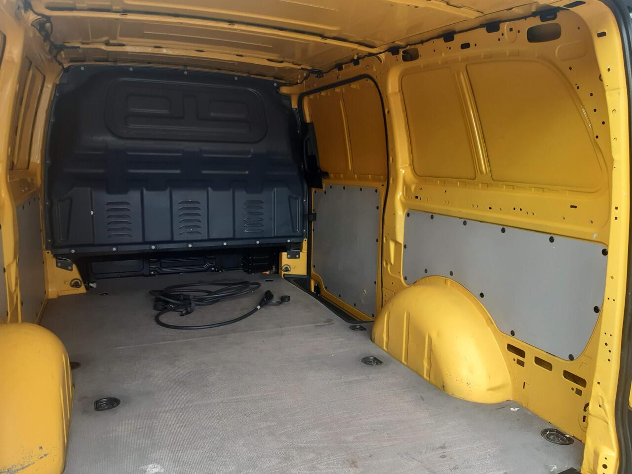 Mercedes-Benz VITO eVito Lang 41 kWh Airco Achteruitrijcamera , Verwarmde stoel