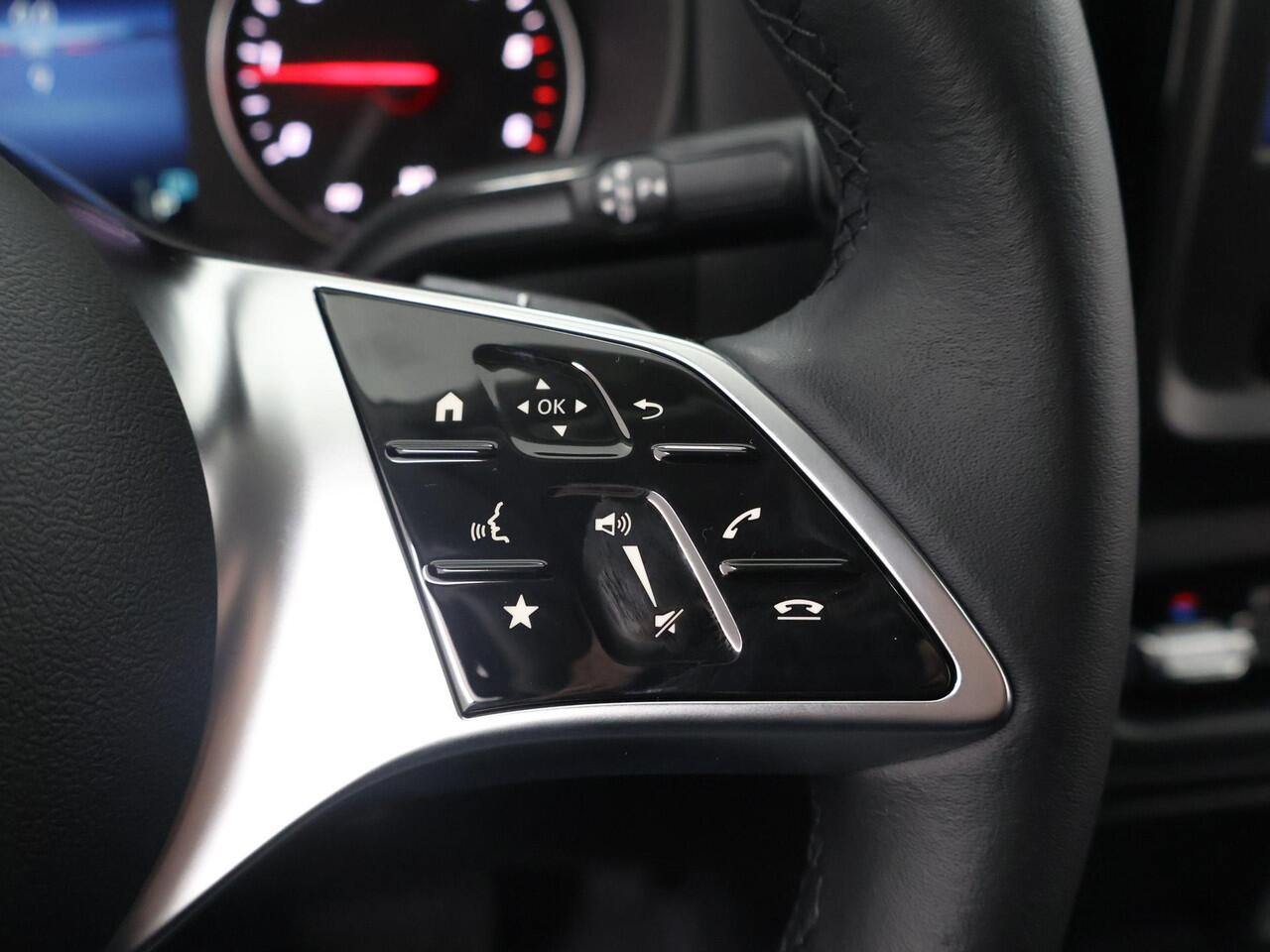 Mercedes-Benz VITO Bestelwagen 114 CDI L2 PRO | Achterdeuren | Trekhaak 2500 KG | Achteruitrijcamera | Dodehoekassistent |