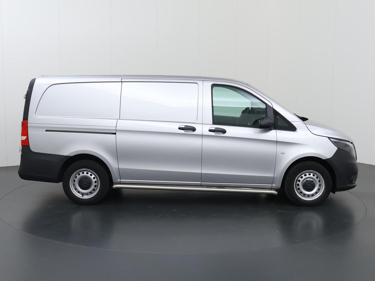 Mercedes-Benz VITO 114 CDI | Lang L2 | Aut. | Parkeercamera | Apple/Android Carplay| Achterdeuren 180 Graden | Airco | Cruise Control | Sidebars | 3-zits | Certified