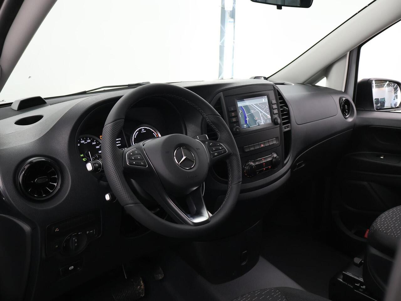 Mercedes-Benz VITO eVito Bestelwagen 66 kWh L2 | Navigatie | Cruisecontrol | Stoelverwarming | Achteruitrijcamera |