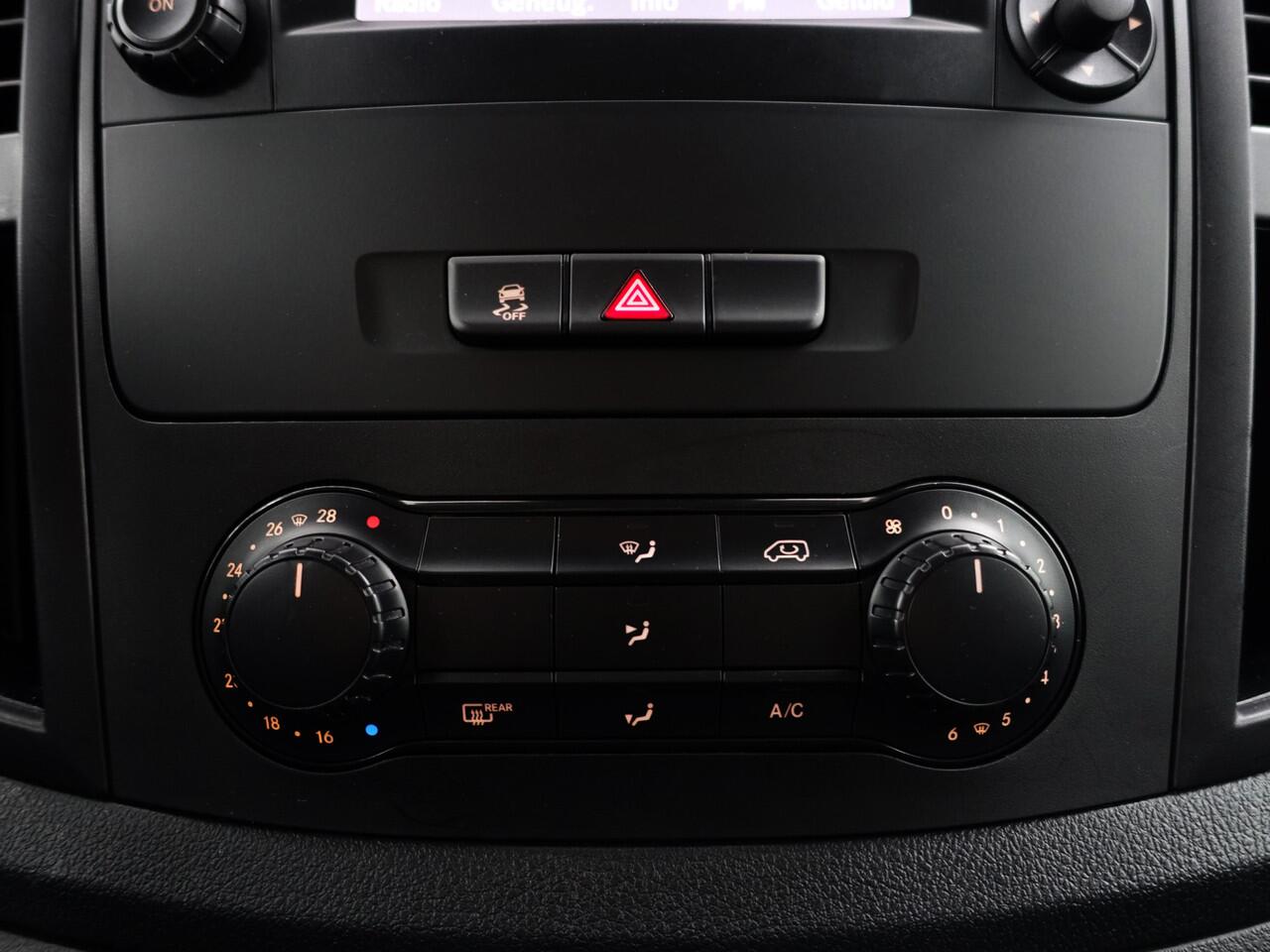 Mercedes-Benz VITO 116 CDI XL AMG Night Edition- 3 Pers, Leder, Stoelverwarming, Park Assist, Cruise, Clima, Sidebars