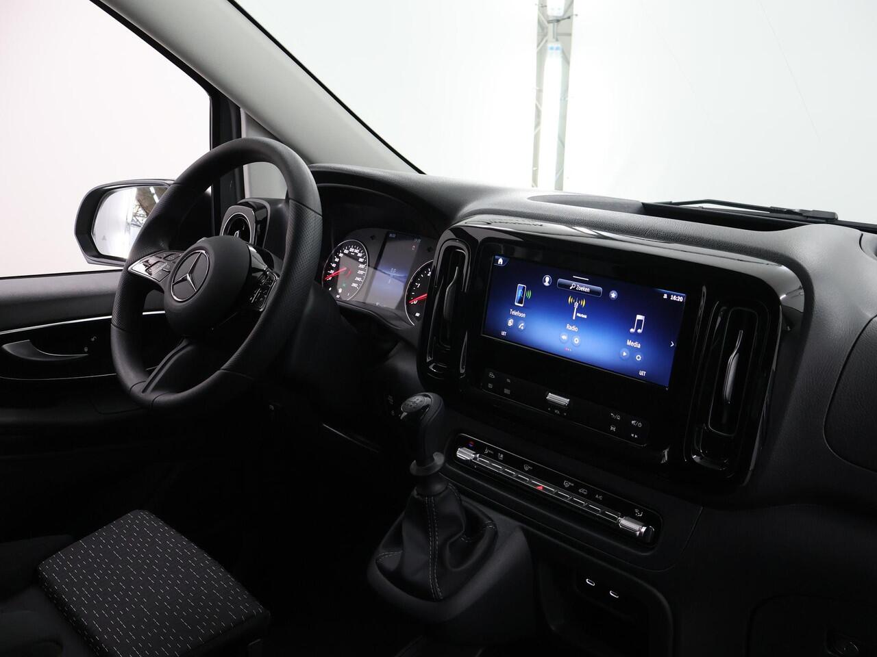 Mercedes-Benz VITO Bestelwagen 110 CDI L2 PRO | Trekhaak | Apple Carplay | Achteruitrijcamera | Airco | MultiBeam LED Koplampen | Cruise Control | Dodehoekassistent |