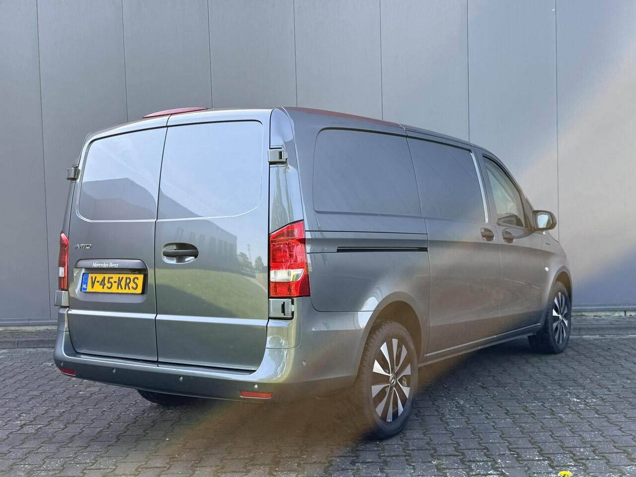Mercedes-Benz VITO eVito 112 | L2 Lang | 60 kWh | 2-zits | Parkeercamera | Airco | Betimmering | Navigatie |