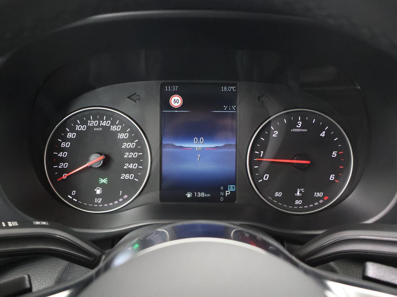 Mercedes-Benz VITO Bestelwagen 116 CDI L2 Pro | Achterdeuren | Trekhaak 2500 KG | Achteruitrijcamera | Dodehoekassistent |