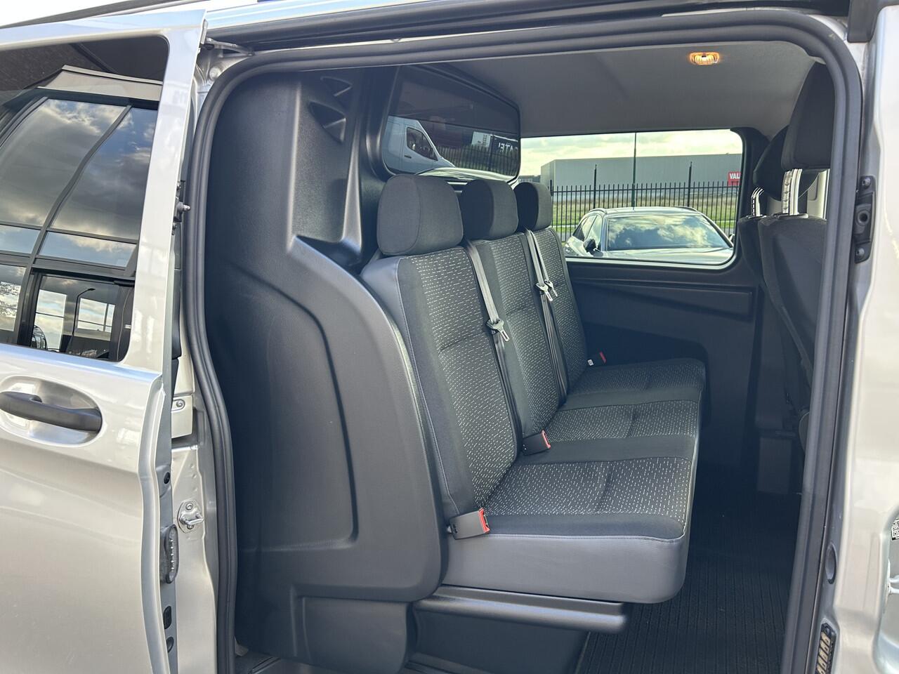 Mercedes-Benz VITO 116 CDI Lang Dubbele cabine / Distronic / Camera / Parkeersensoren / Navigatie / Airco / LMV