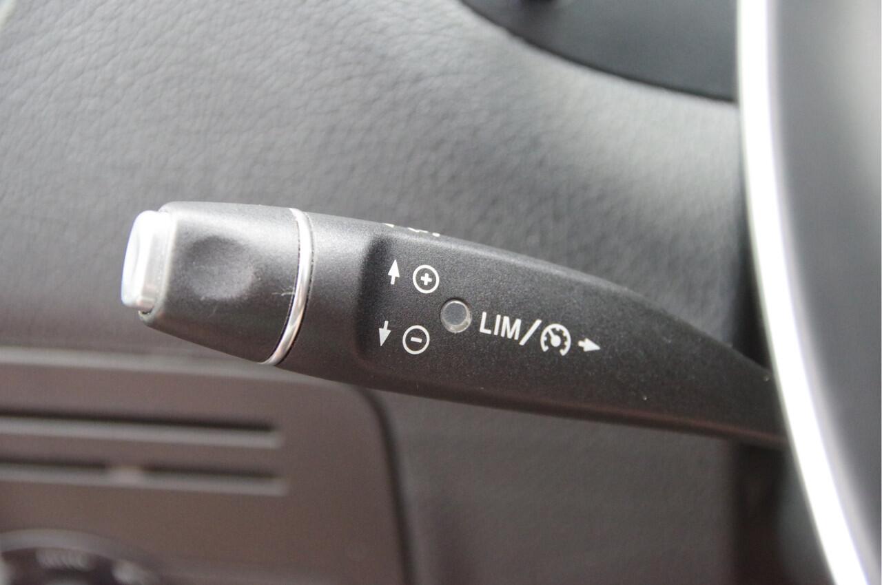 Mercedes-Benz VITO L2 150PK 3-ZITS, LED, TREKHAAK, CAMERA, ALCANTARA HEMEL, CRUISE, AIRCO, DIAMONT GRILLE, 20'' LM WIELEN