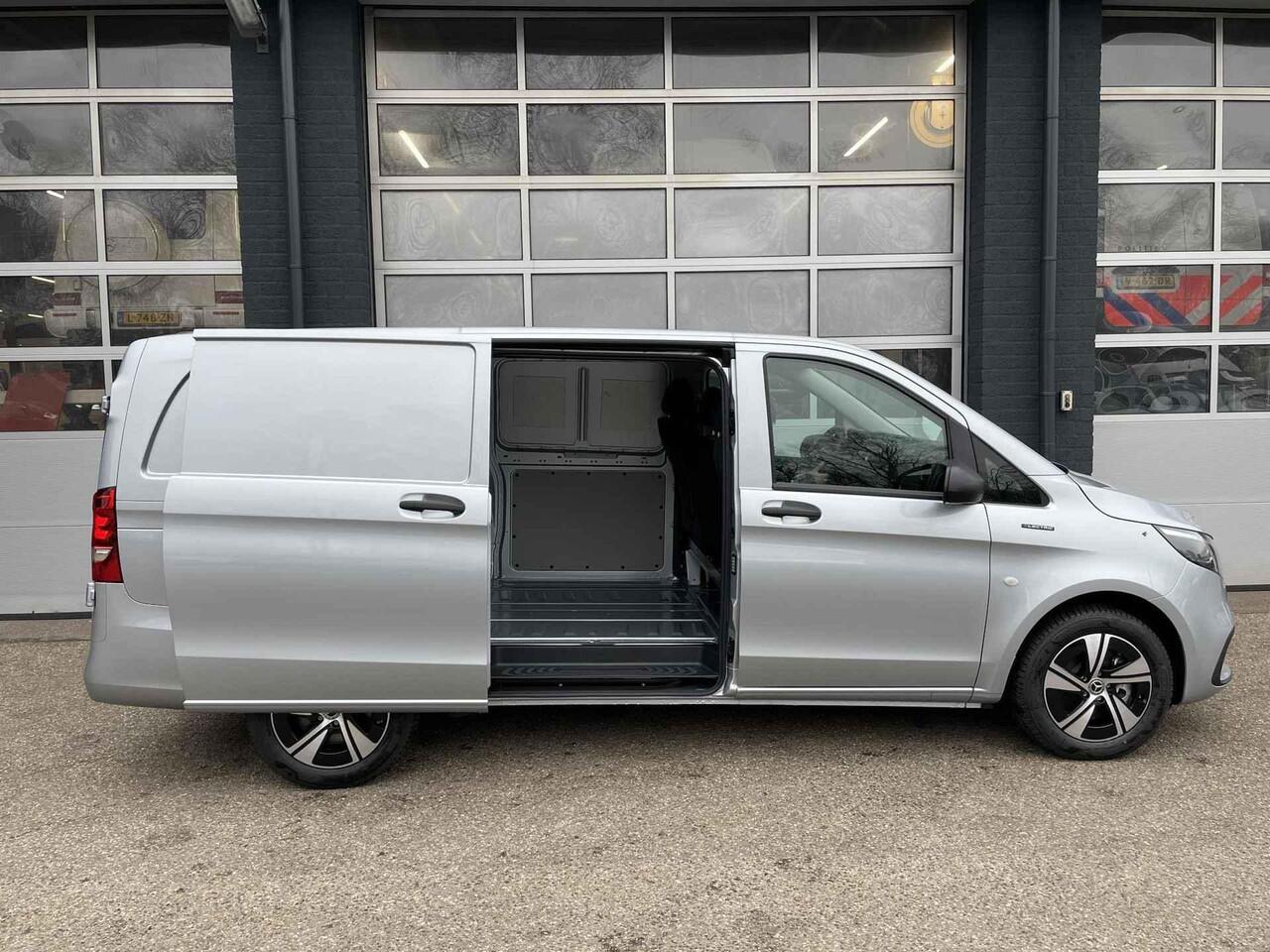 Mercedes-Benz VITO eVito 112 L2 60 kWh Mercedes-Benz eVito eVito 112 L2 66 kWh