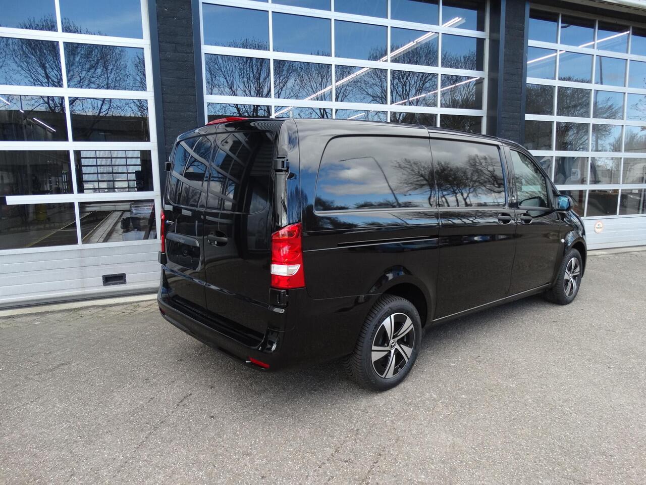 Mercedes-Benz VITO eVito 112 L2 60 kWh Mercedes-Benz eVito eVito 112 L2 66 kWh