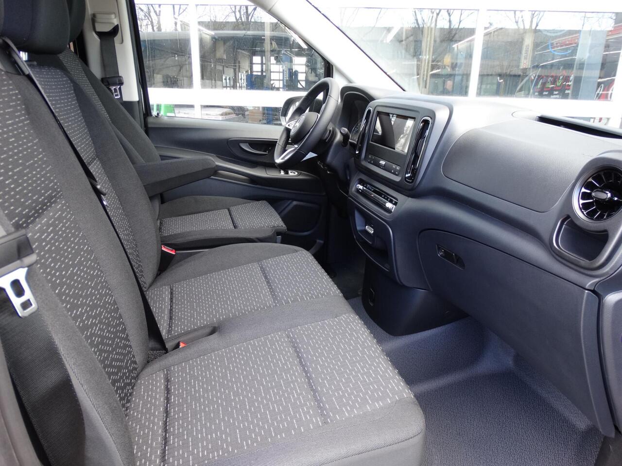 Mercedes-Benz VITO eVito 112 L2 60 kWh Mercedes-Benz eVito eVito 112 L2 66 kWh