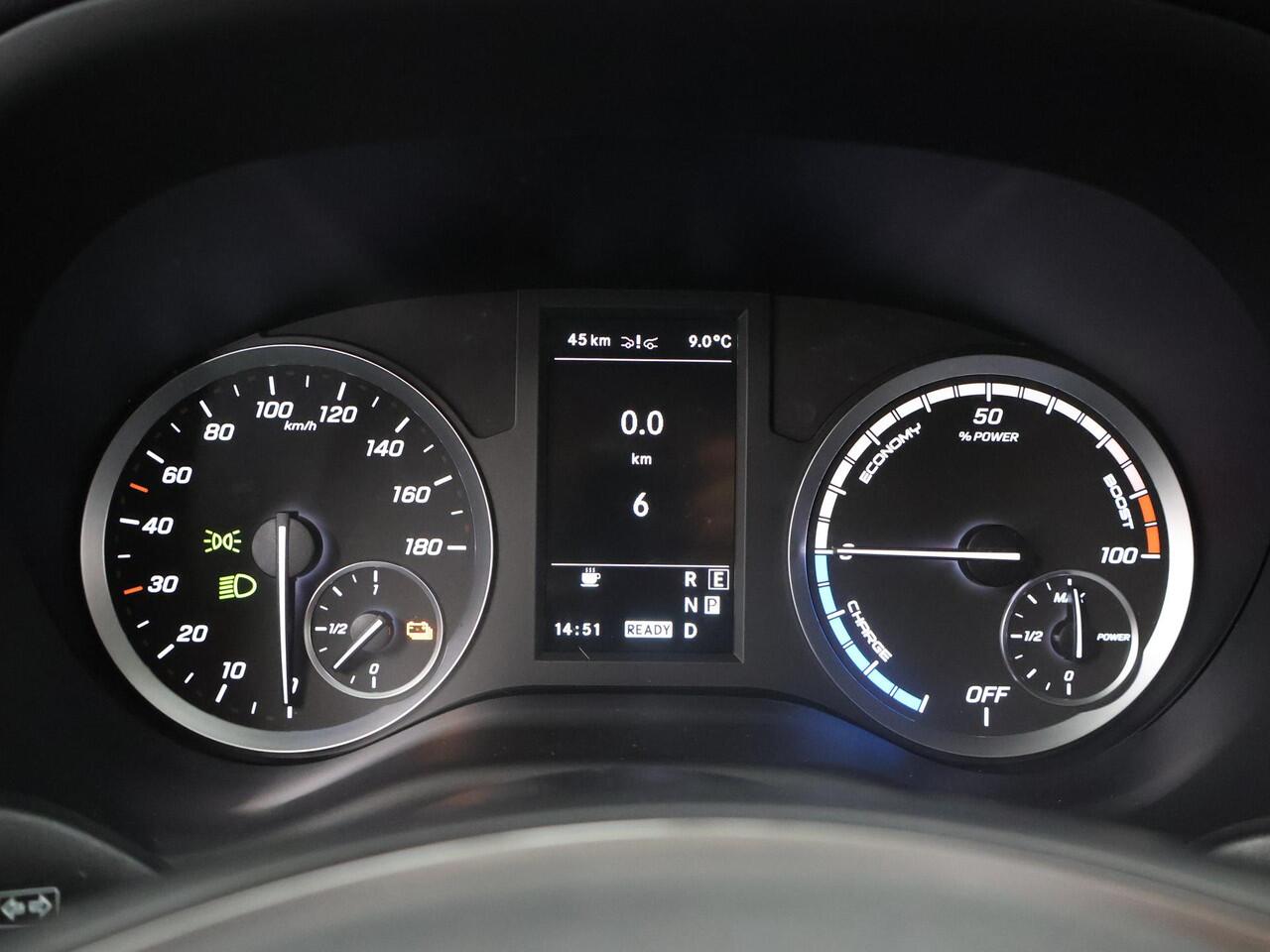 Mercedes-Benz VITO eVito Bestelwagen 66 kWh L2 | Navigatie | Achteruitrijcamera | Stoelverwarming | Cruise Control | Bijrijdersbank | Achterdeuren |