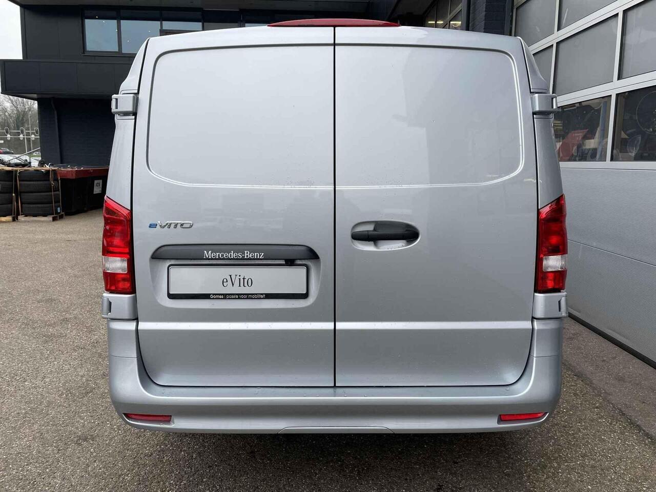 Mercedes-Benz VITO eVito 112 L2 60 kWh Mercedes-Benz eVito eVito 112 L2 66 kWh