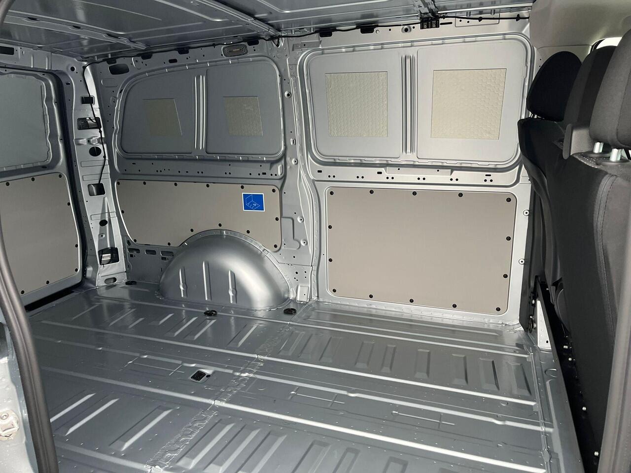 Mercedes-Benz VITO eVito 112 L2 60 kWh Mercedes-Benz eVito eVito 112 L2 66 kWh