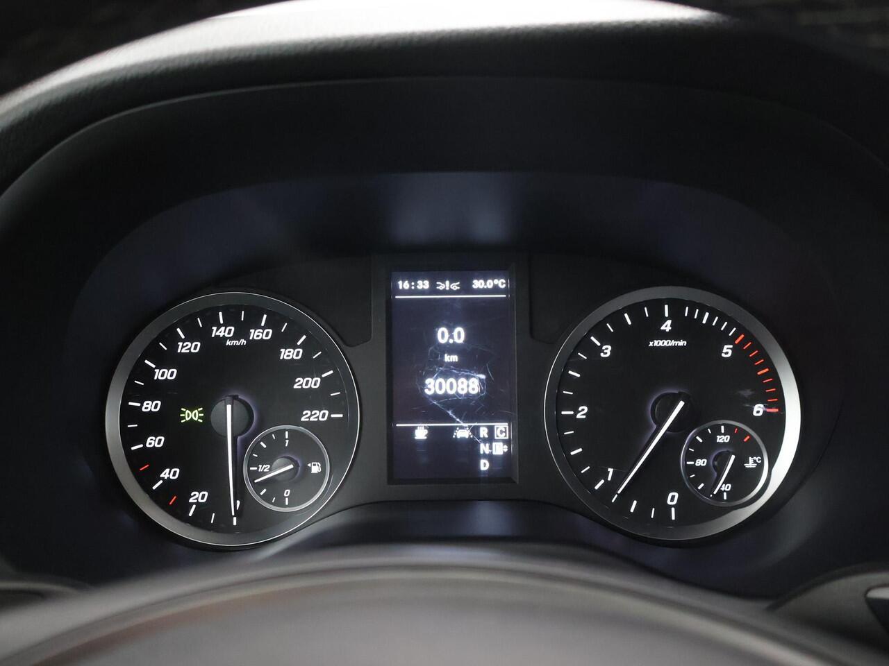 Mercedes-Benz VITO 119 CDI Aut. | 4X4 | Lang L2 | Dubbele Cabine | Schuifdeur L+R | LM Velgen | 5-zits | Airco | Navigatie | Stoelverwarming | Cruise Control | Parkeerpakket | Certified