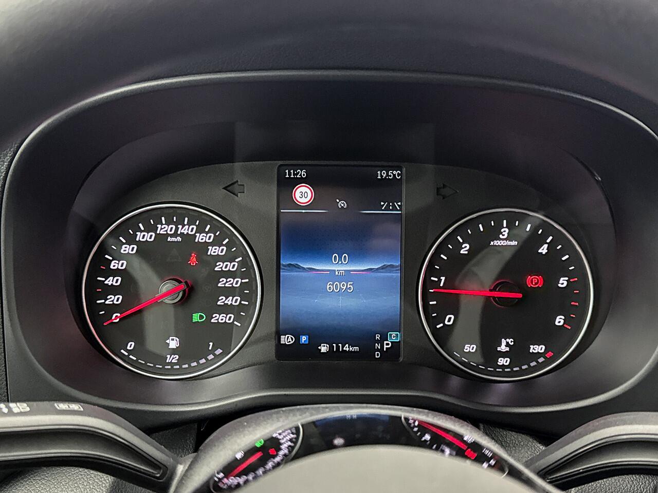 Mercedes-Benz VITO 116 CDI L2 Pro Multibeam Led Trekhaak Achteruitrijcamera met sonsoren Betimmering Cruise Control