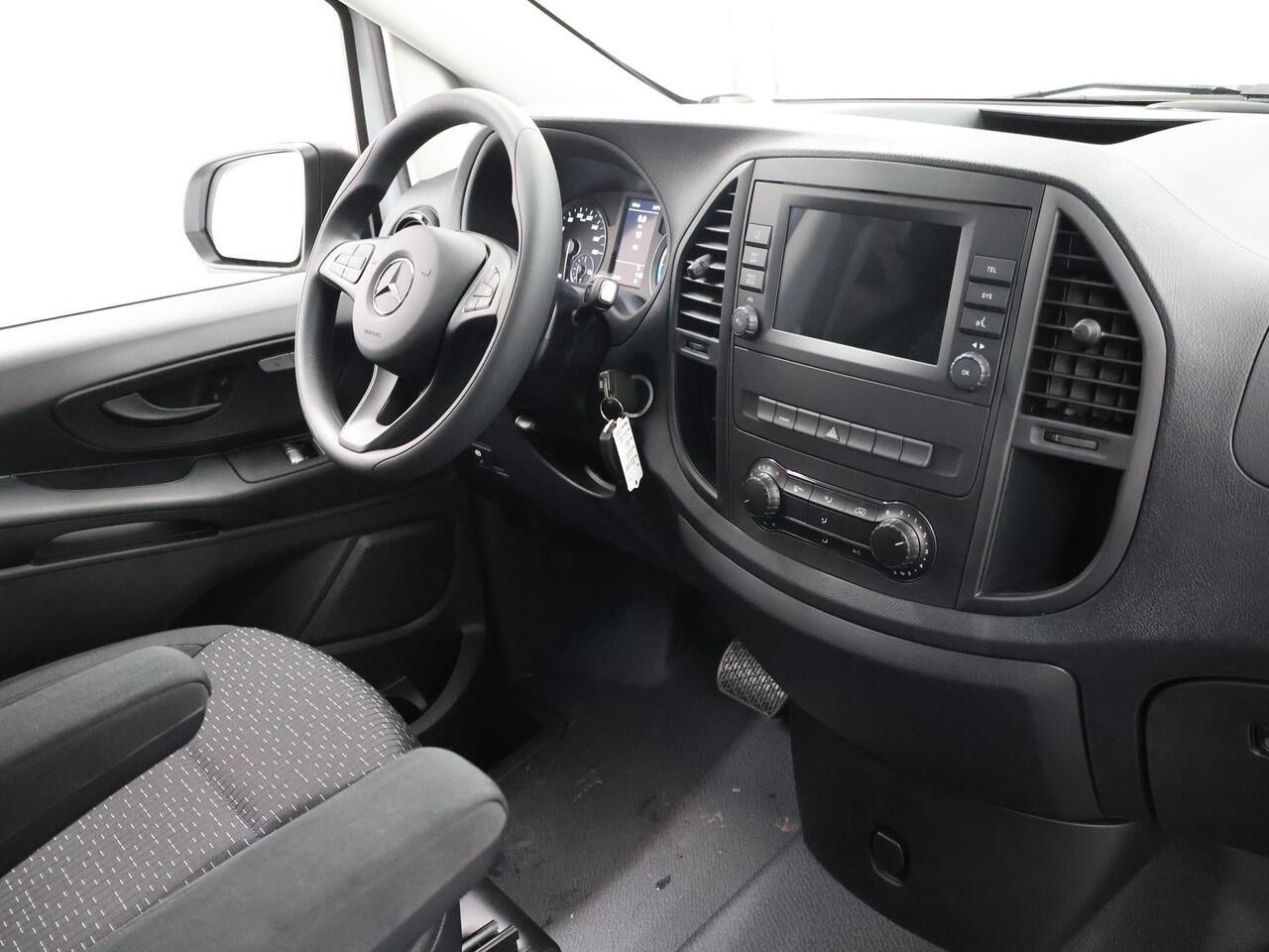 Mercedes-Benz VITO eVito Lang 66 kWh | Stoelverwarming | Navigatie | Achteruitrijcamera | Airco | LED Koplampen | Cruise Control |